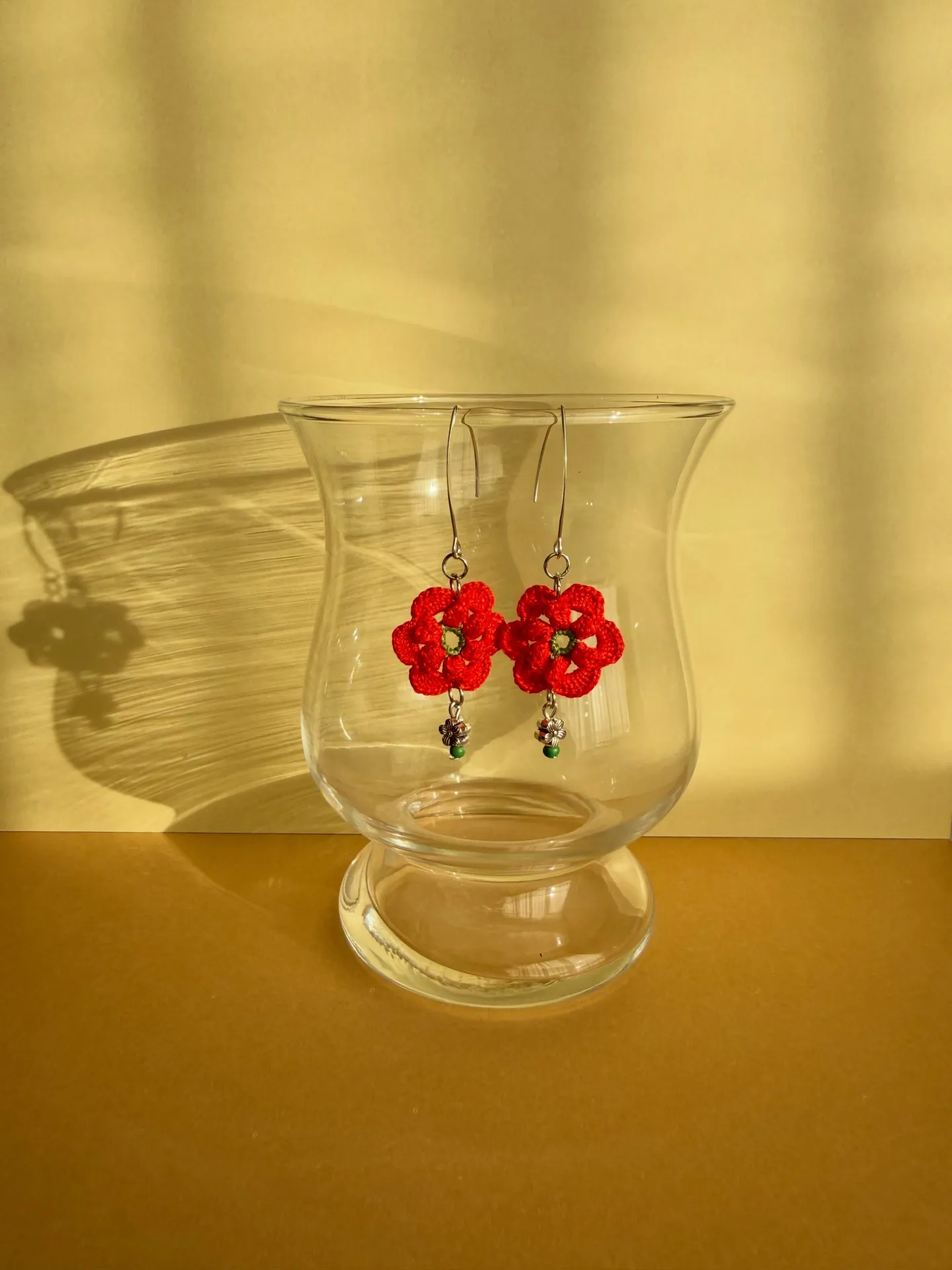 Pendientes flor en micro ganchillo - Imagen 3