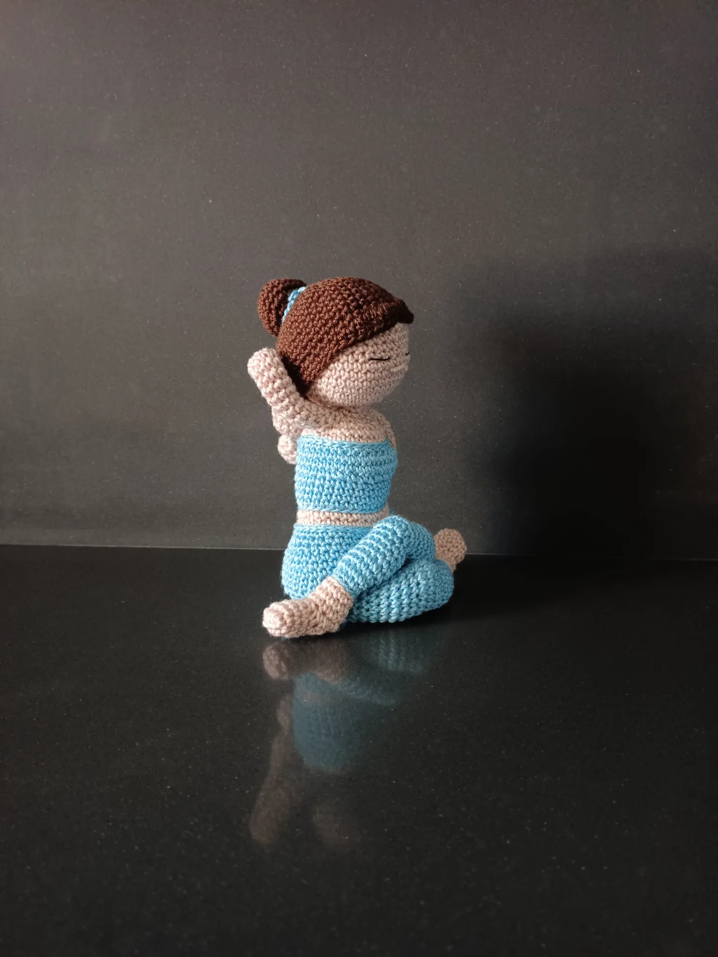 Muñeca haciendo yoga - Imagen 2