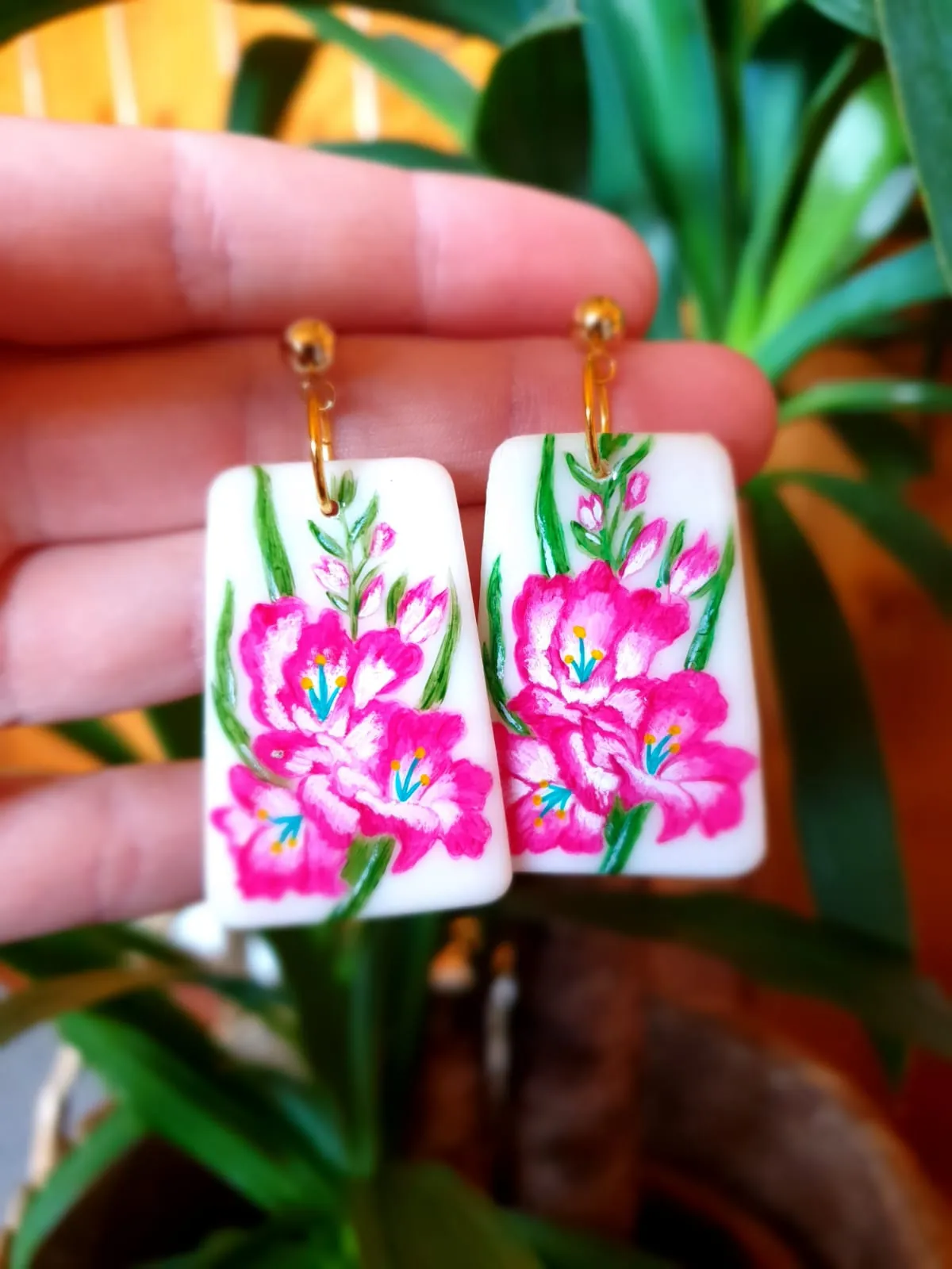 Pendientes gladiolos rosas pintados a mano