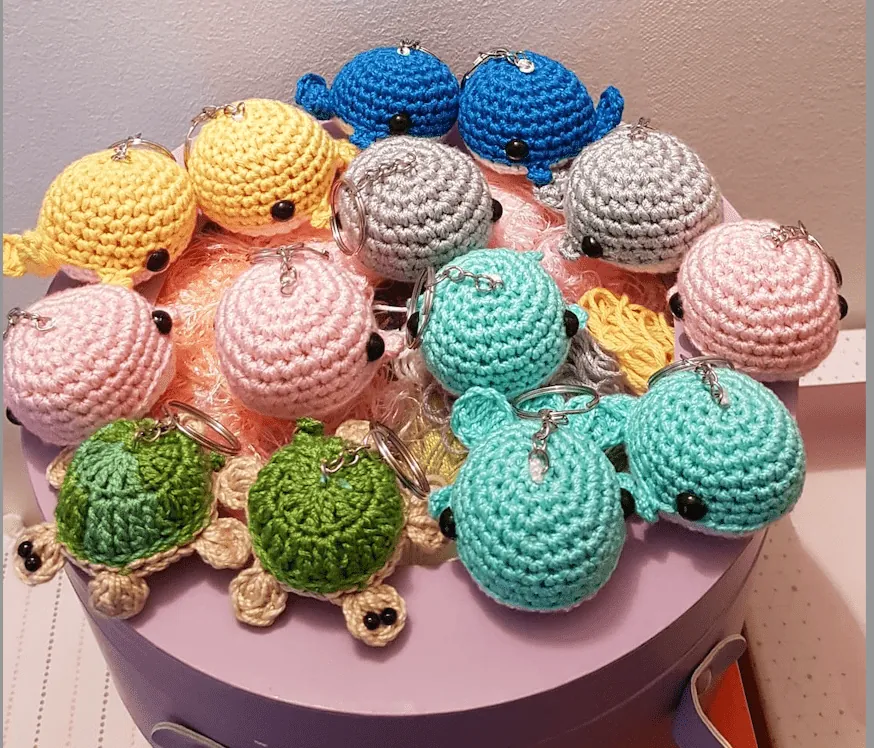 Llavero amigurumi Ballena y Tortuga
