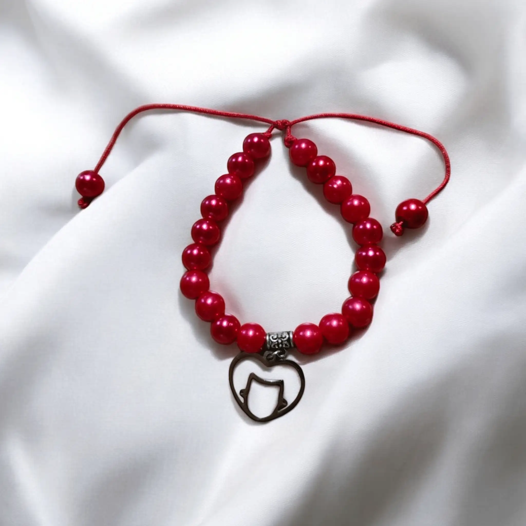 Pulsera Ajustable "Amor Felino en Rojo Pasión"