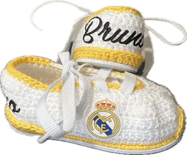 Patucos de Fútbol para bebé del equipo de los Blancos de Madrid (detalles en amarillo) personalizado - Imagen 2