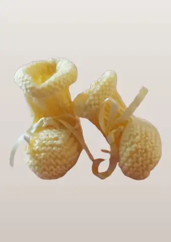Patucos amarillos