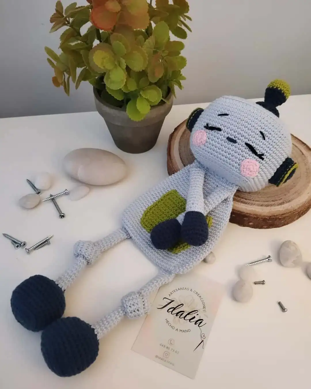 Robot de apejo y sonajero amigurumi - Imagen 2