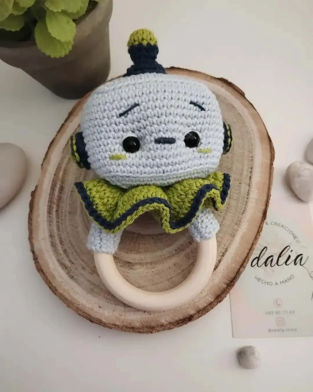 Robot de apejo y sonajero amigurumi - Imagen 3