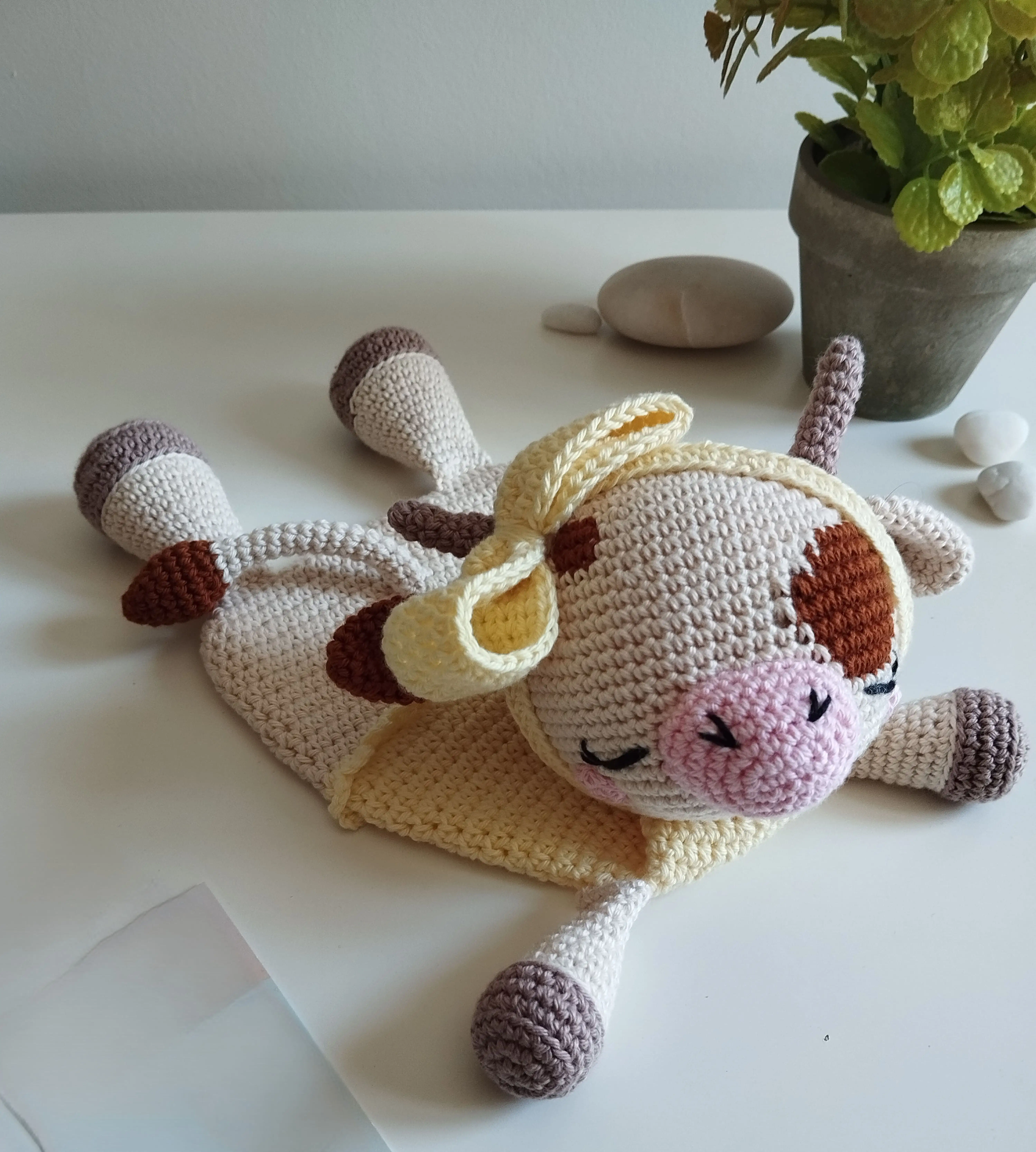 Amigurumi Vaquita de apego - Imagen 2