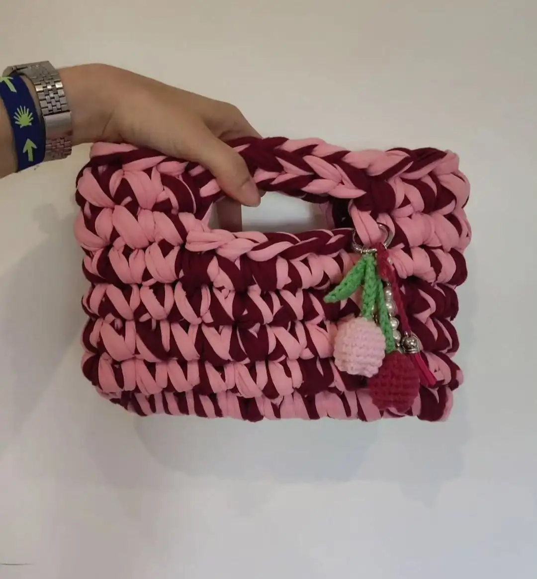 Bolso trapillo rosa y rojo