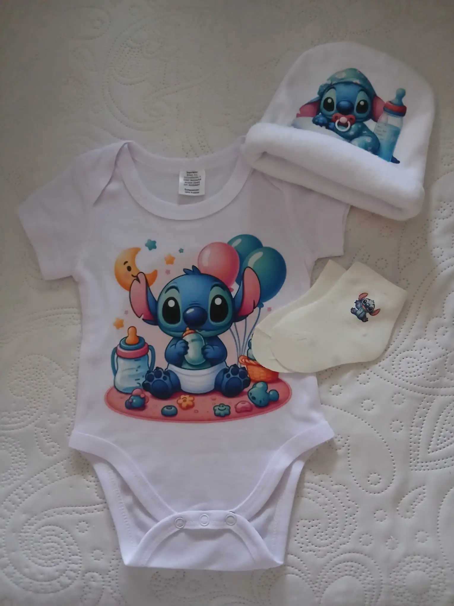 Conjunto body, calcetines y gorro 
