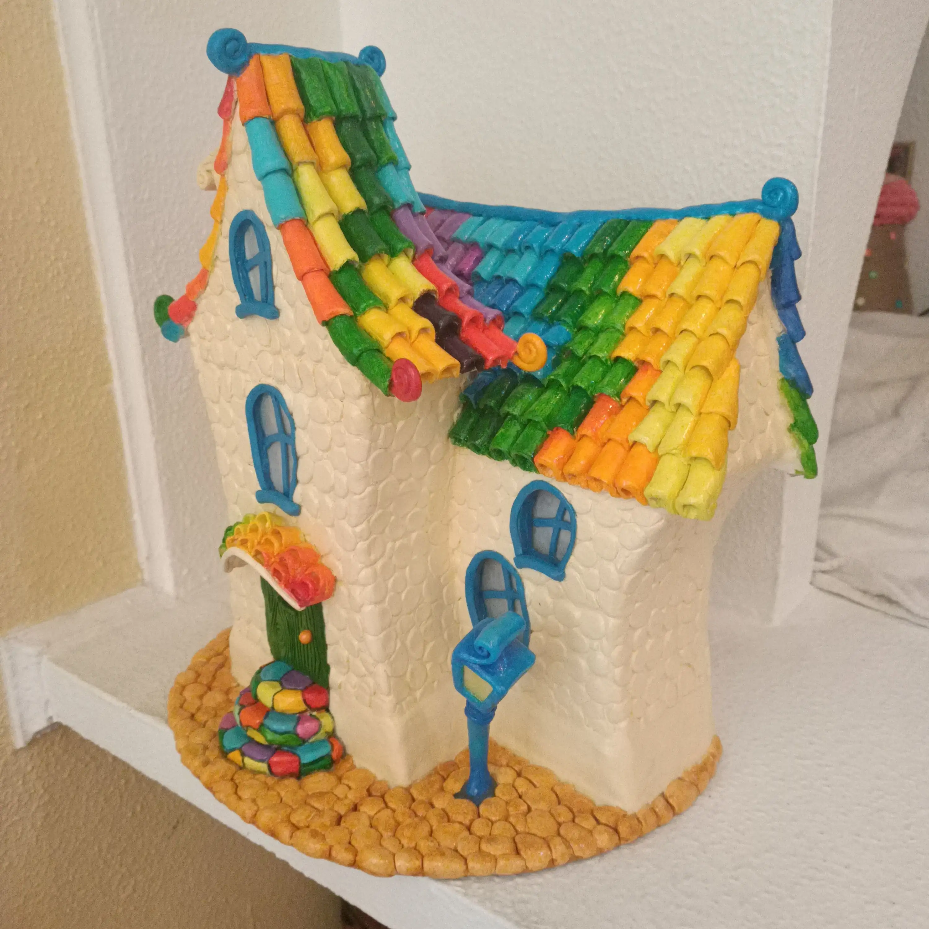 Casa de hadas colorida - Imagen 2