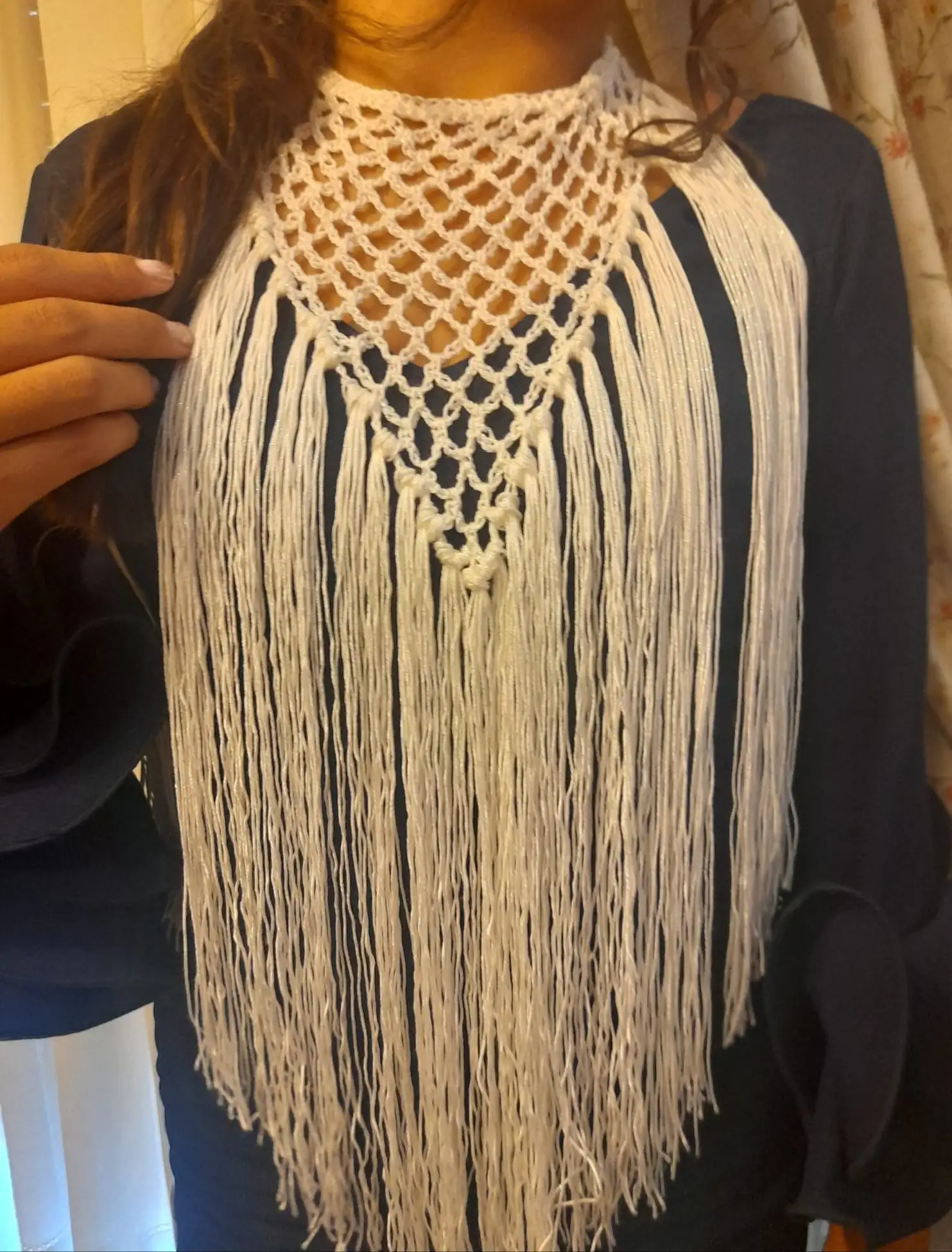 Cuello de flecos crochet 