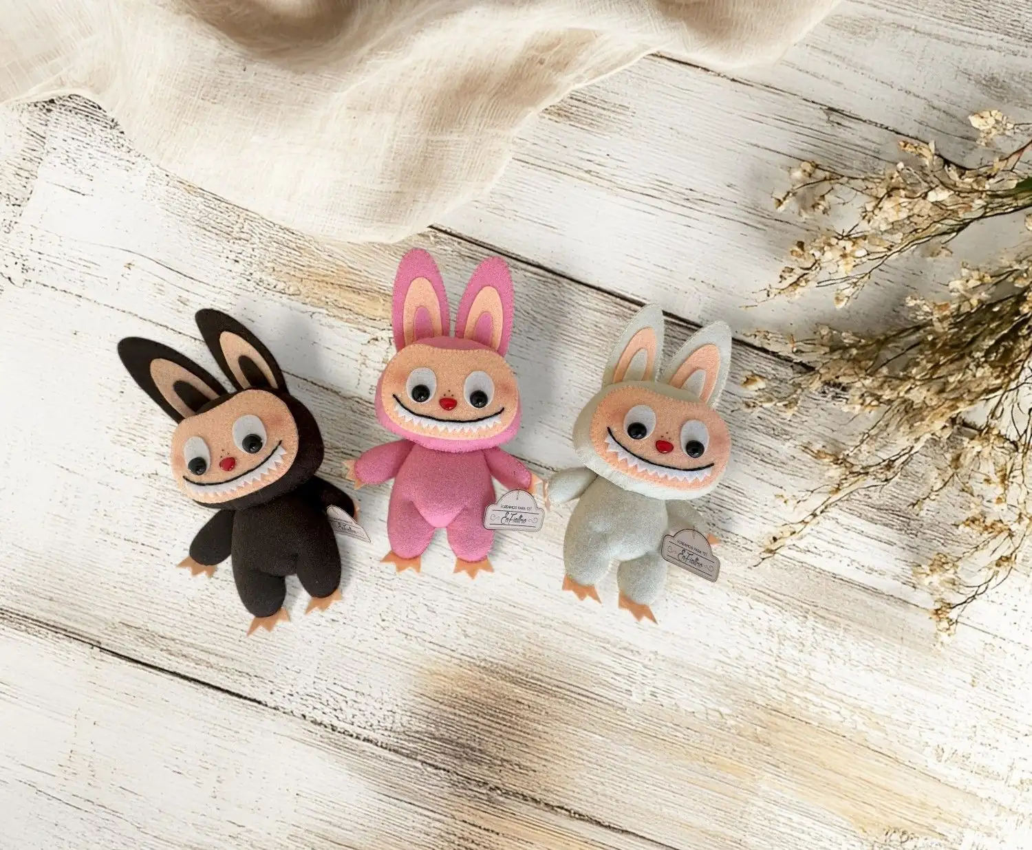 Box Labubu figuras en fieltro - Imagen 2