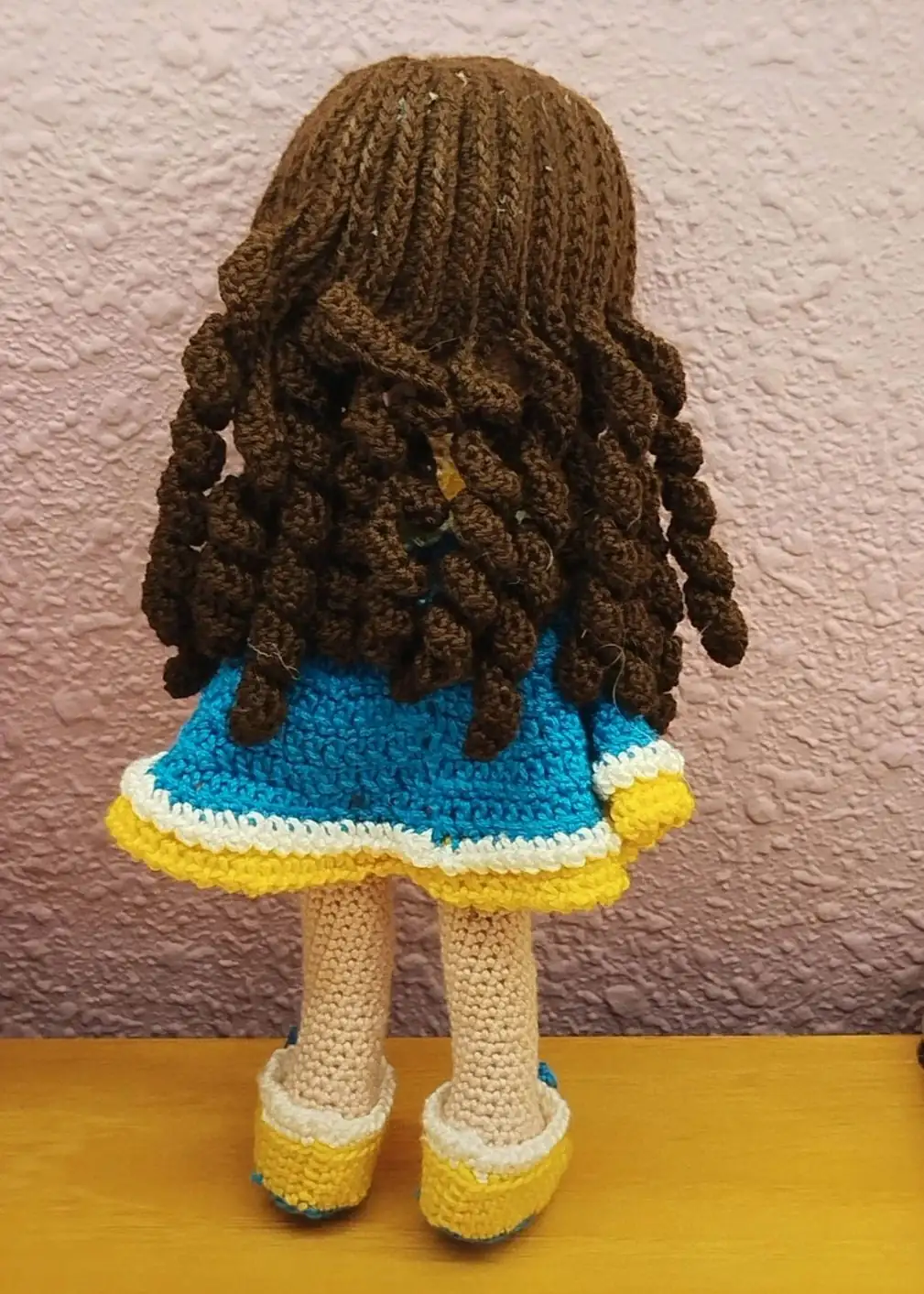Muñeca Amigurumi con vestido - Imagen 4