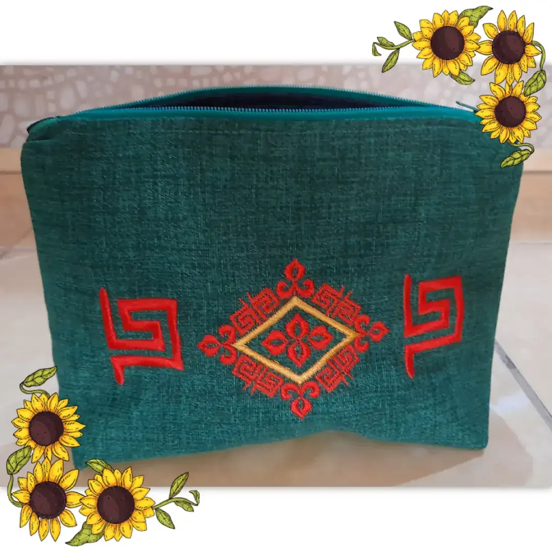 Neceseres personalizados con bordados