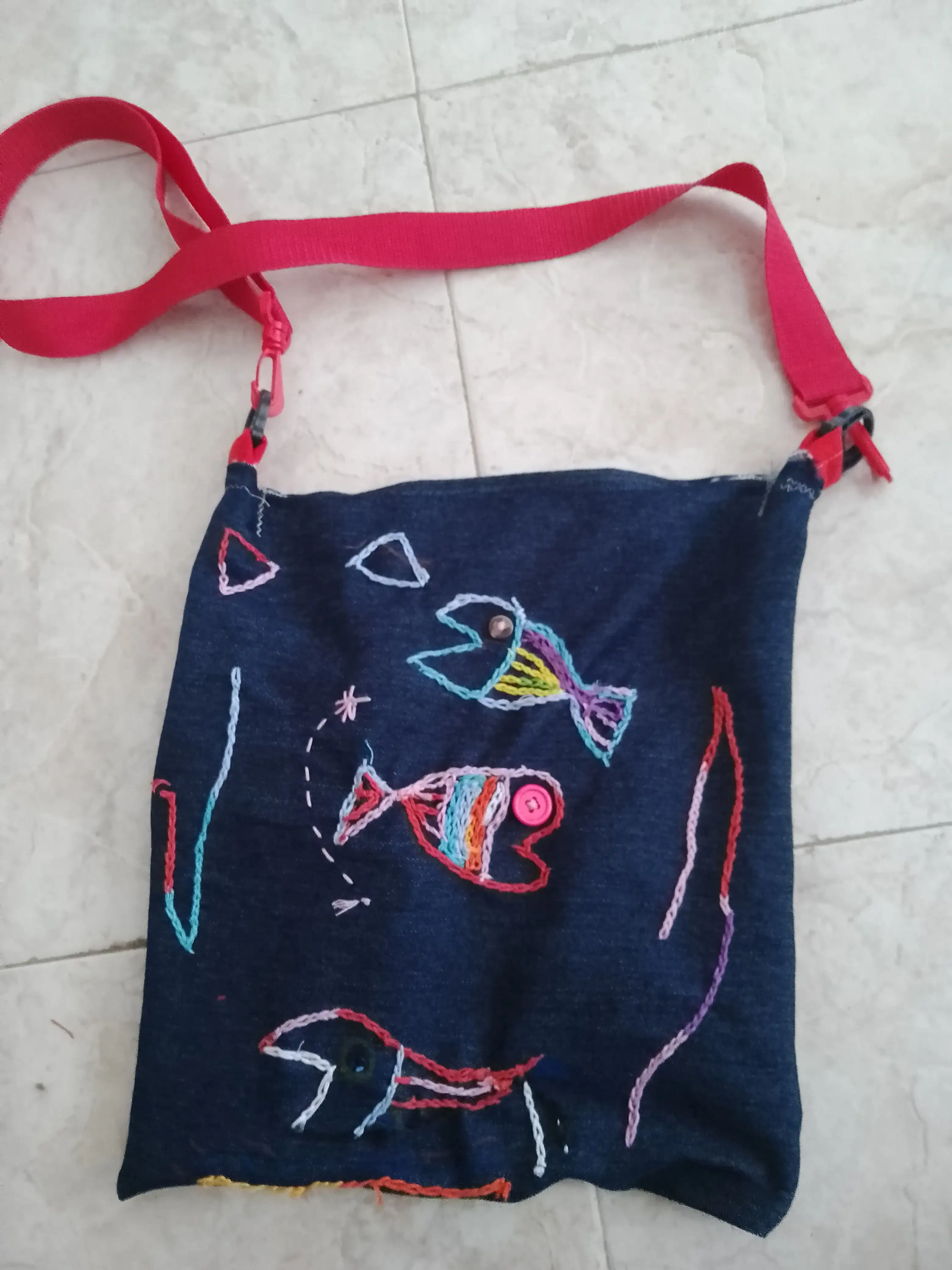 Bolso bordado con Peces