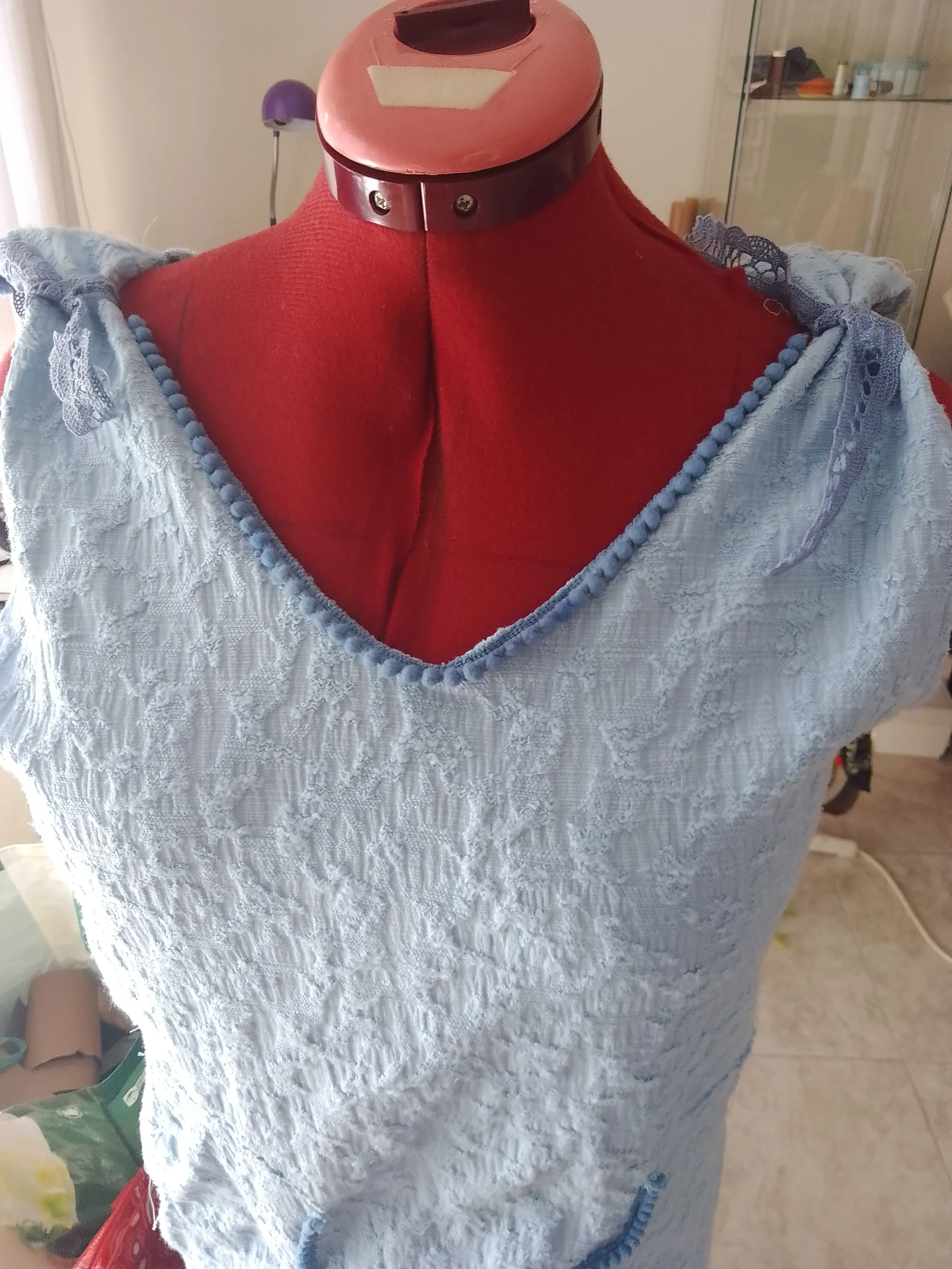 Vestido azul con textura agradable sin mangas 