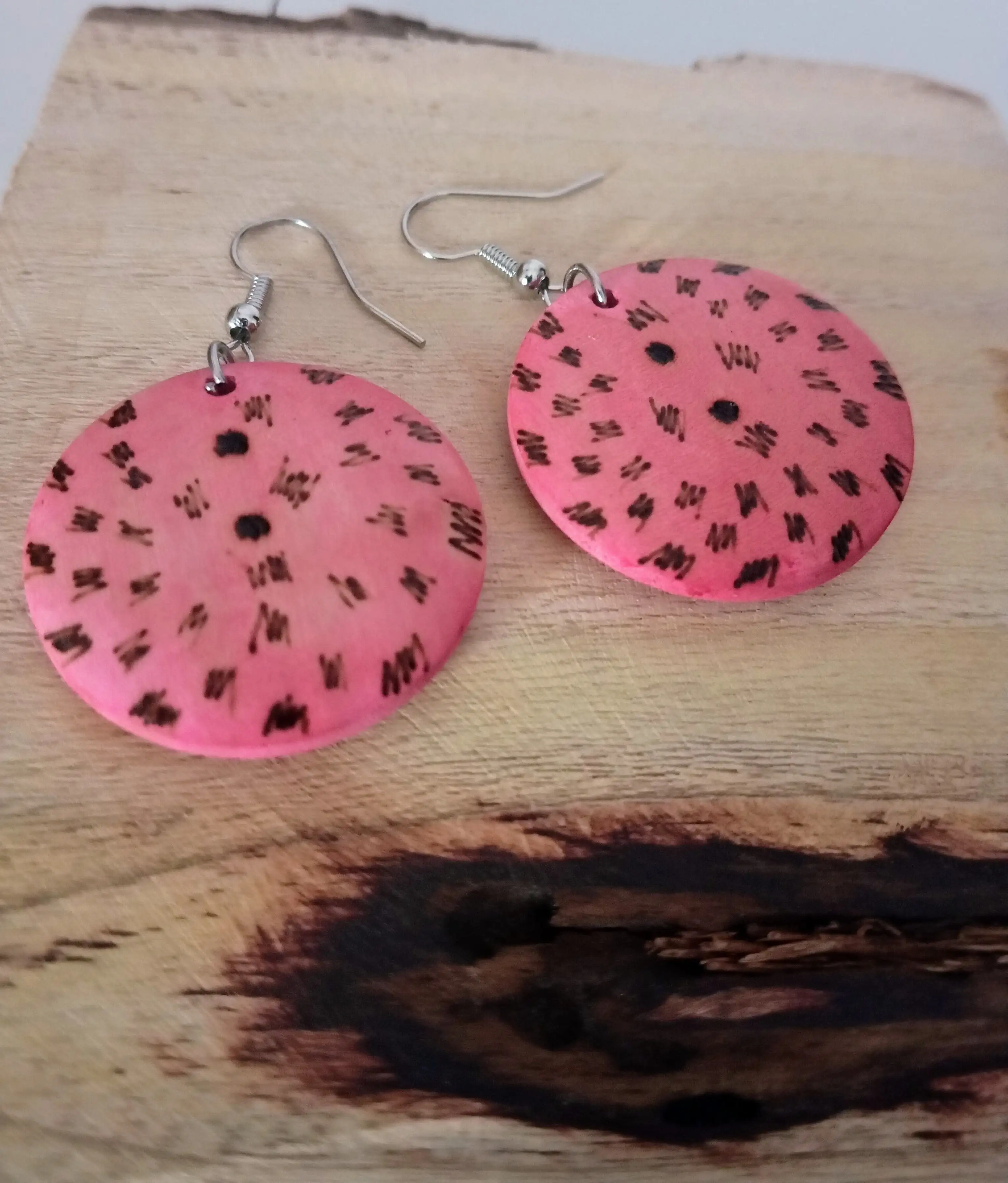 Pendientes madera rosa