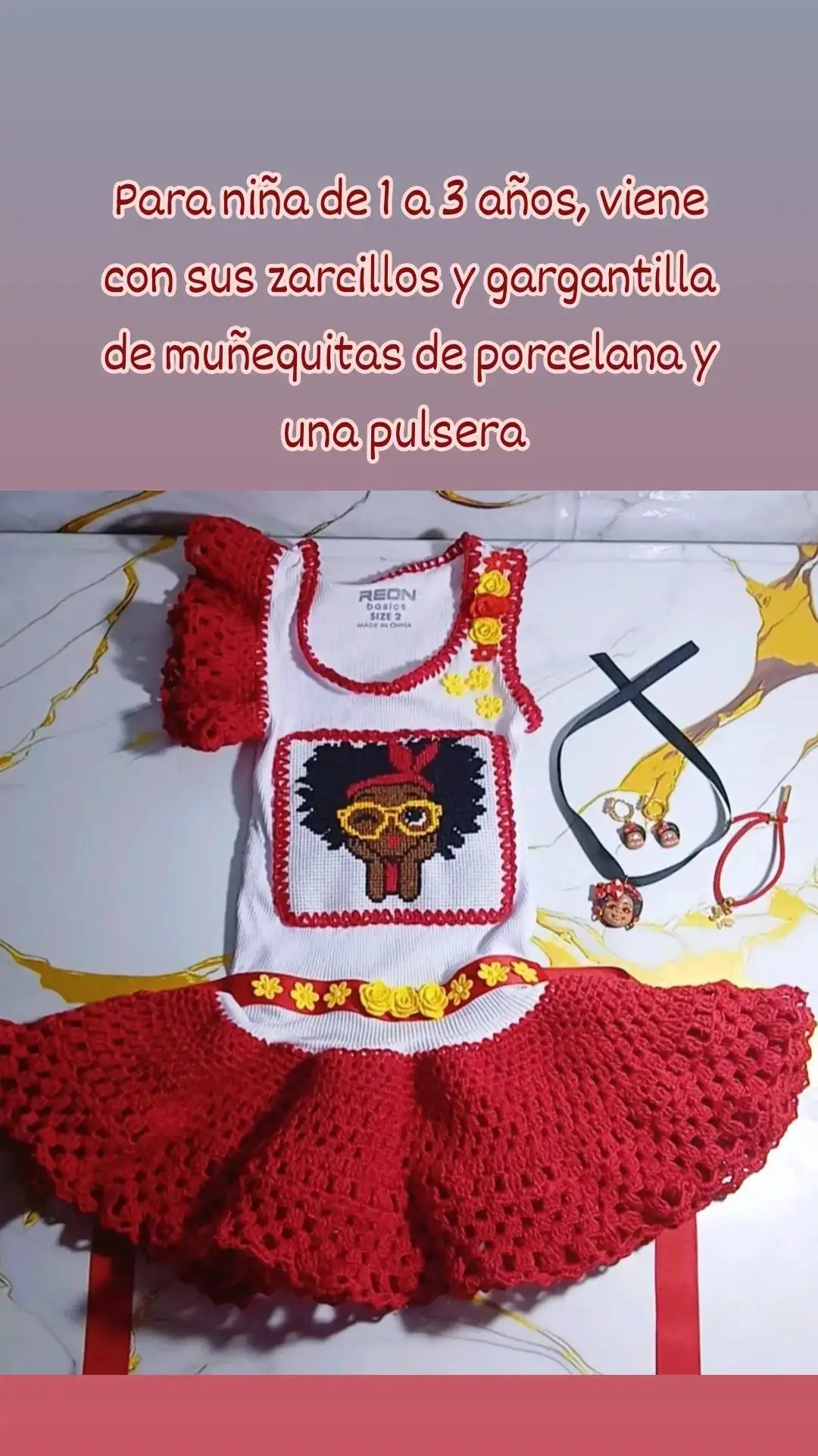 Vestido tejido a mano de niña