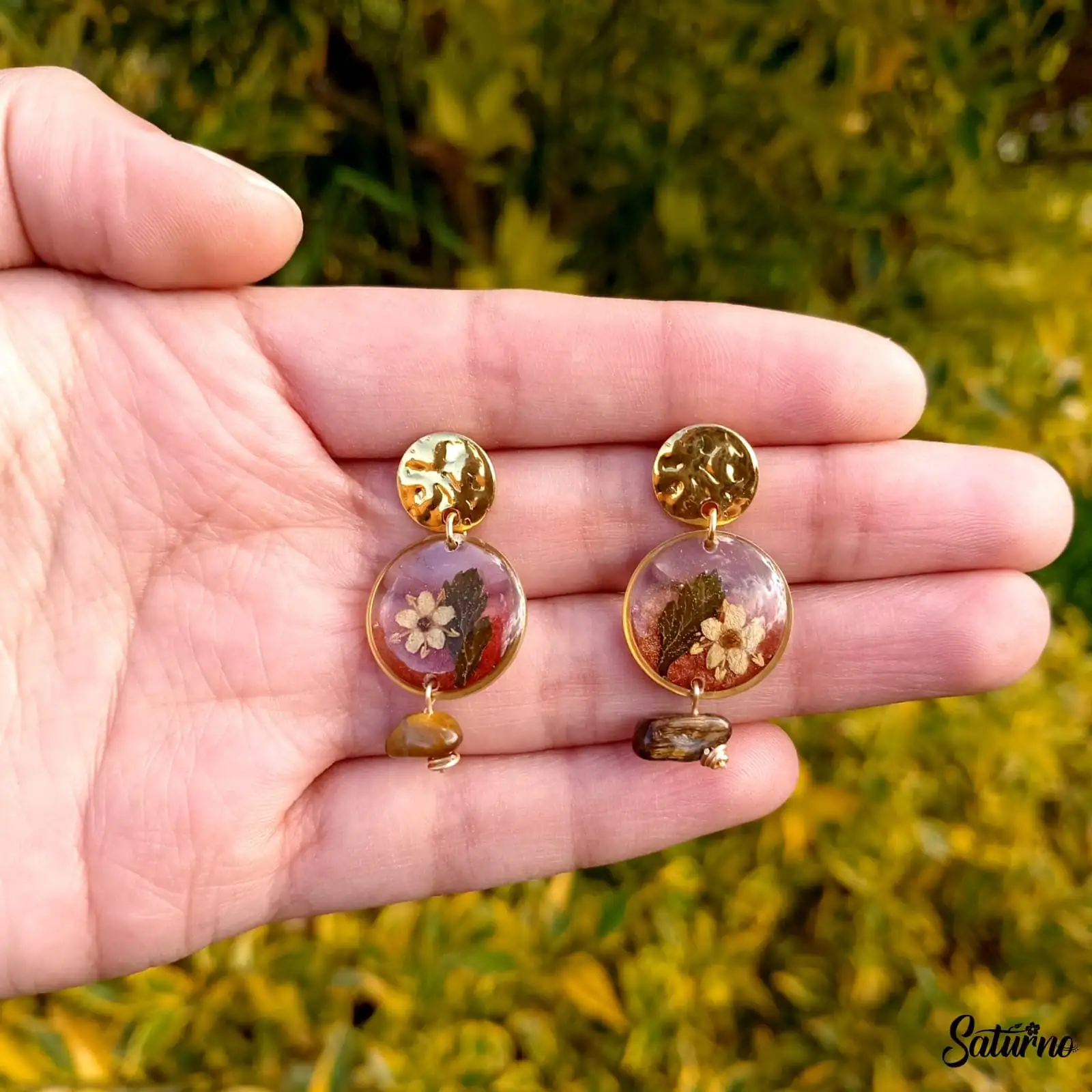 Aretes con flores y piedras naturales - Imagen 4