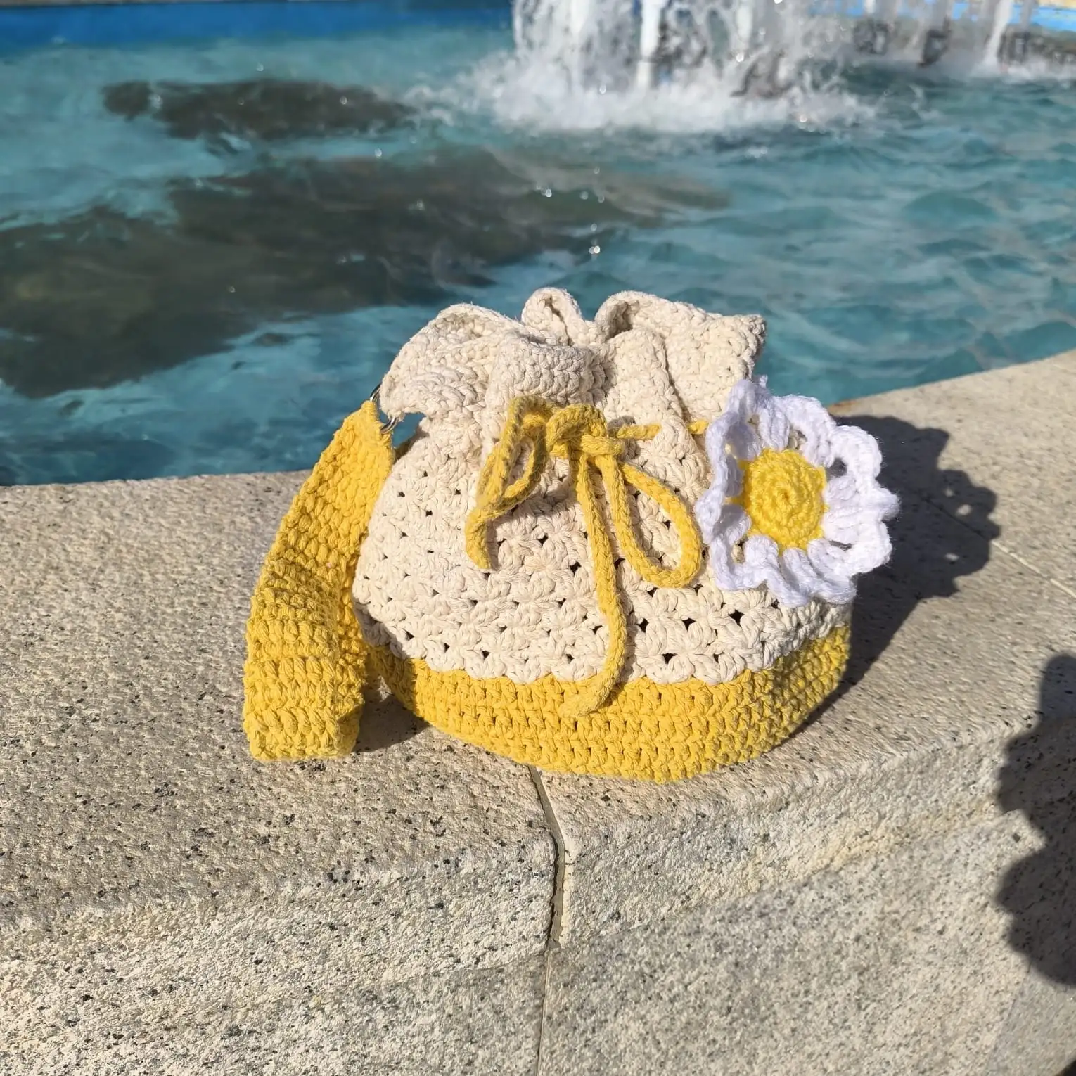 Bolso de Crochet "Daisy" – Hecho a Mano