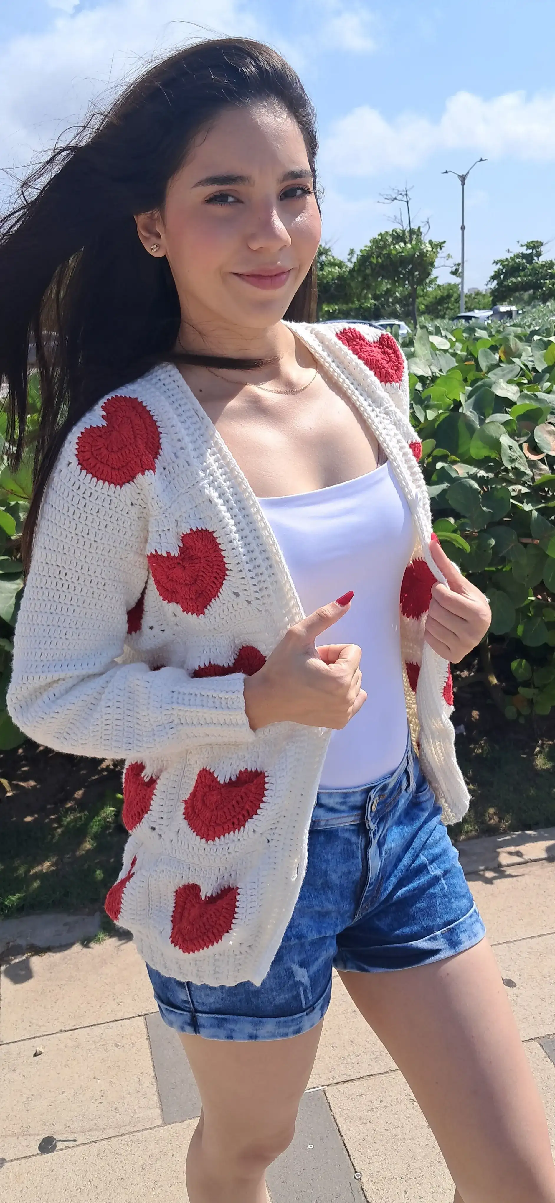 Buzo tejido a crochet de corazón