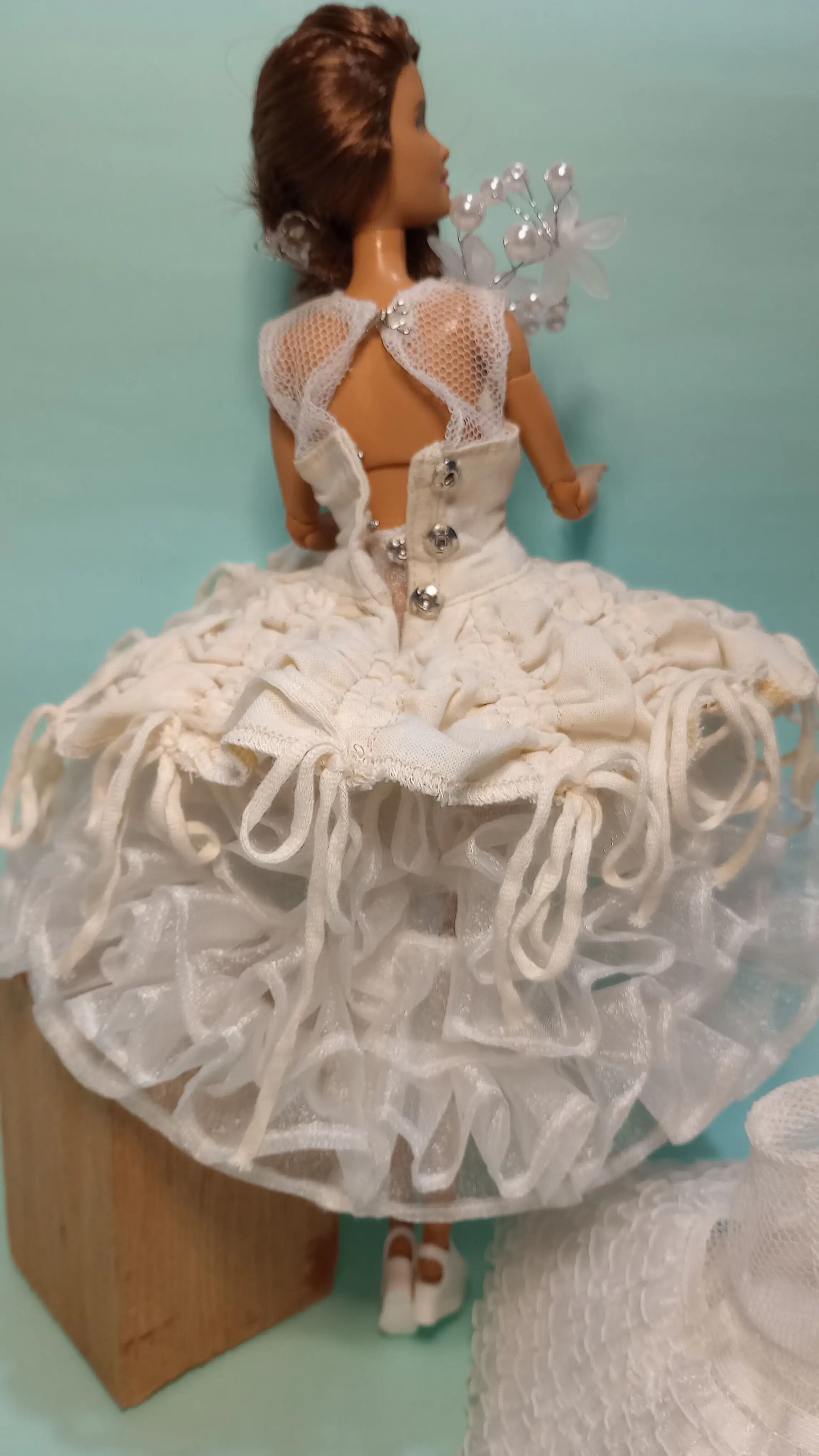 Vestido de danza artesanal para muñeca fashion (diseño coleccionable) - Imagen 2