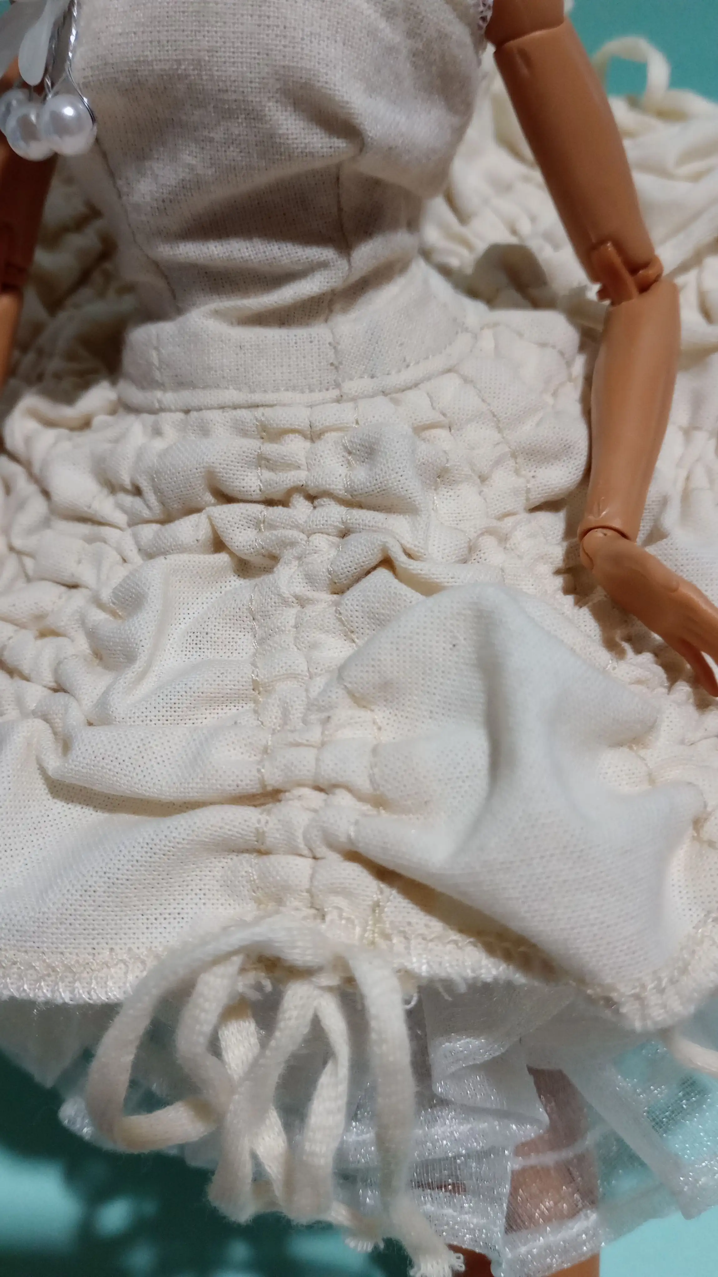 Vestido de danza artesanal para muñeca fashion (diseño coleccionable) - Imagen 4