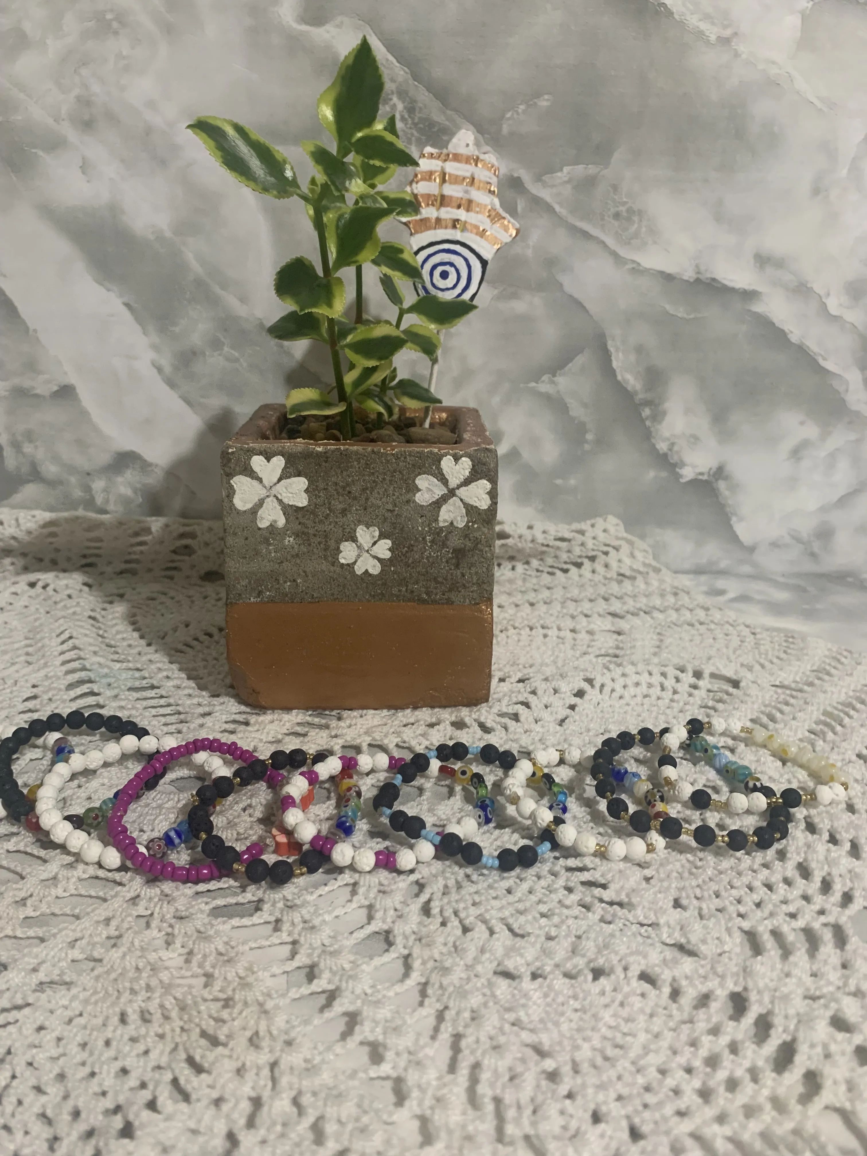 Bisutería hecha en cerámica y piedras naturales