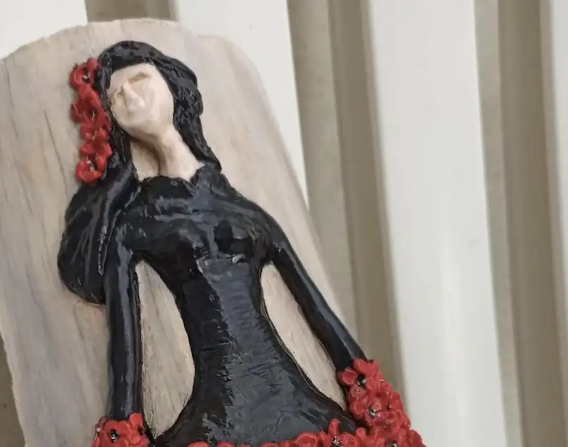 Dama sobre teja - Imagen 2