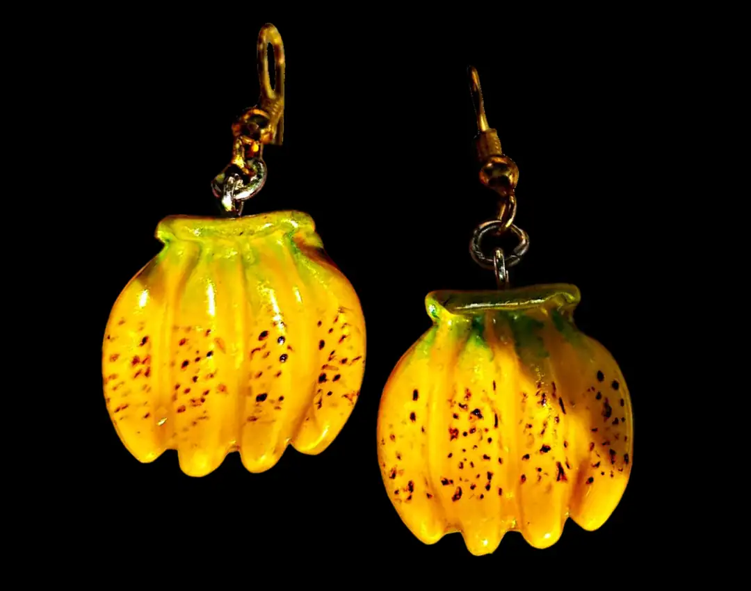 Aretes colgantes de bananos