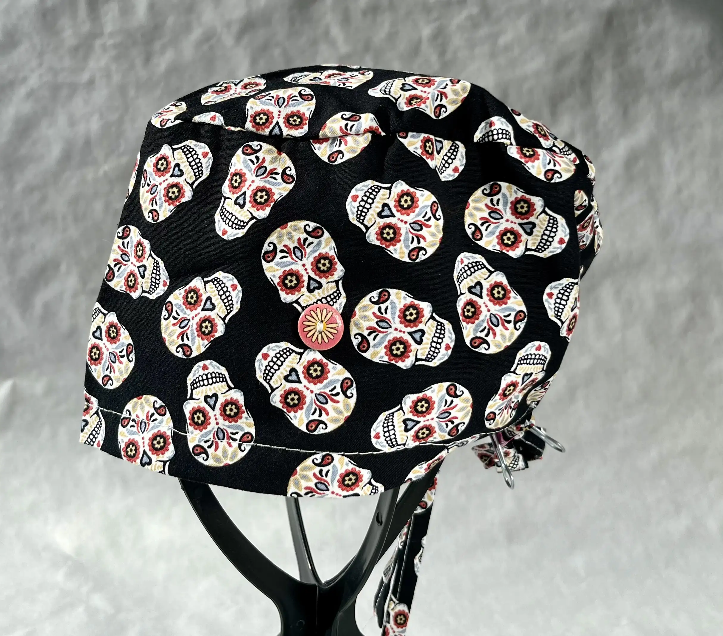 Gorro sanitario con botones para mascarillas - Imagen 3