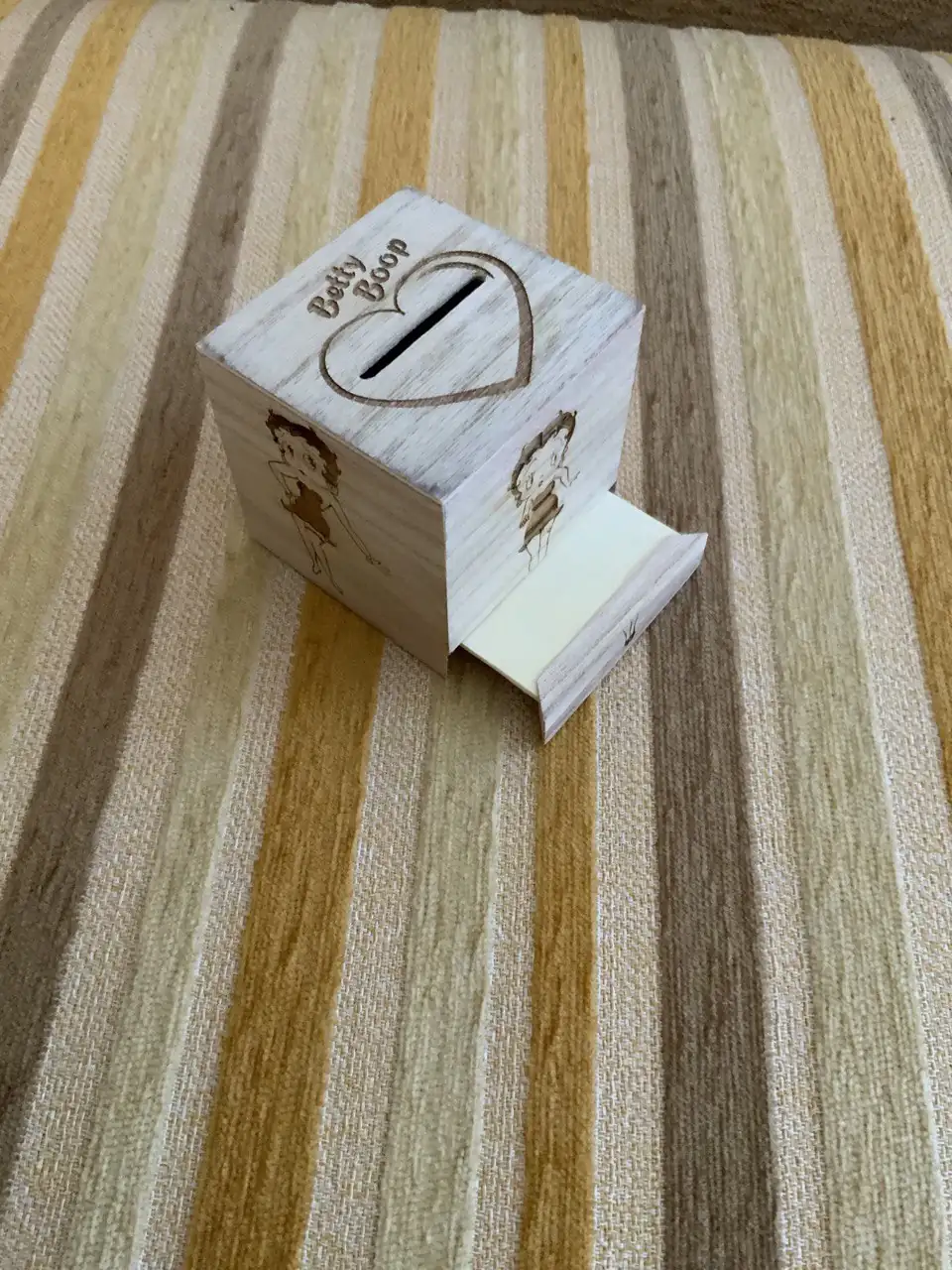 Hucha de madera - Imagen 4