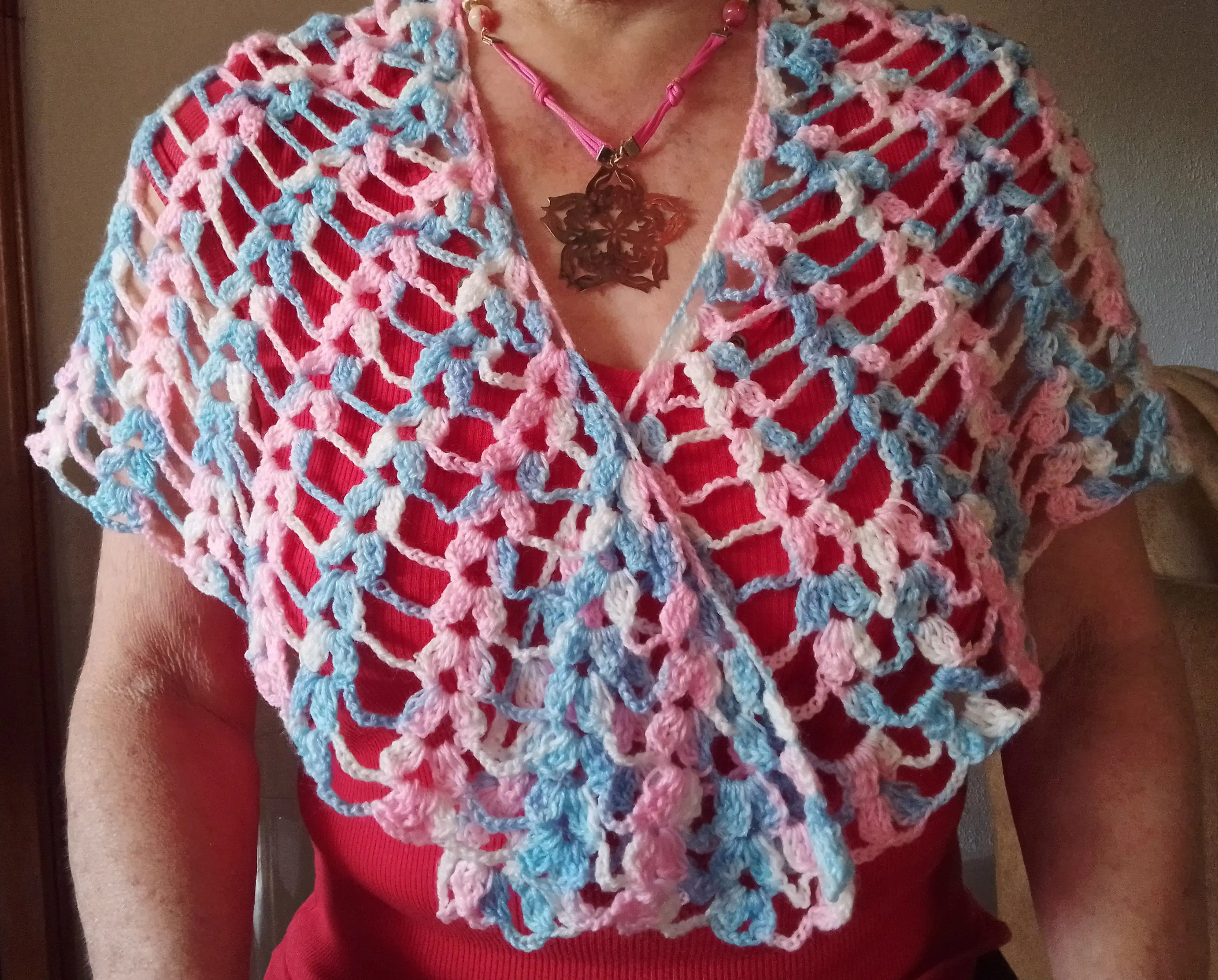 Chal tejido en crochet para dama