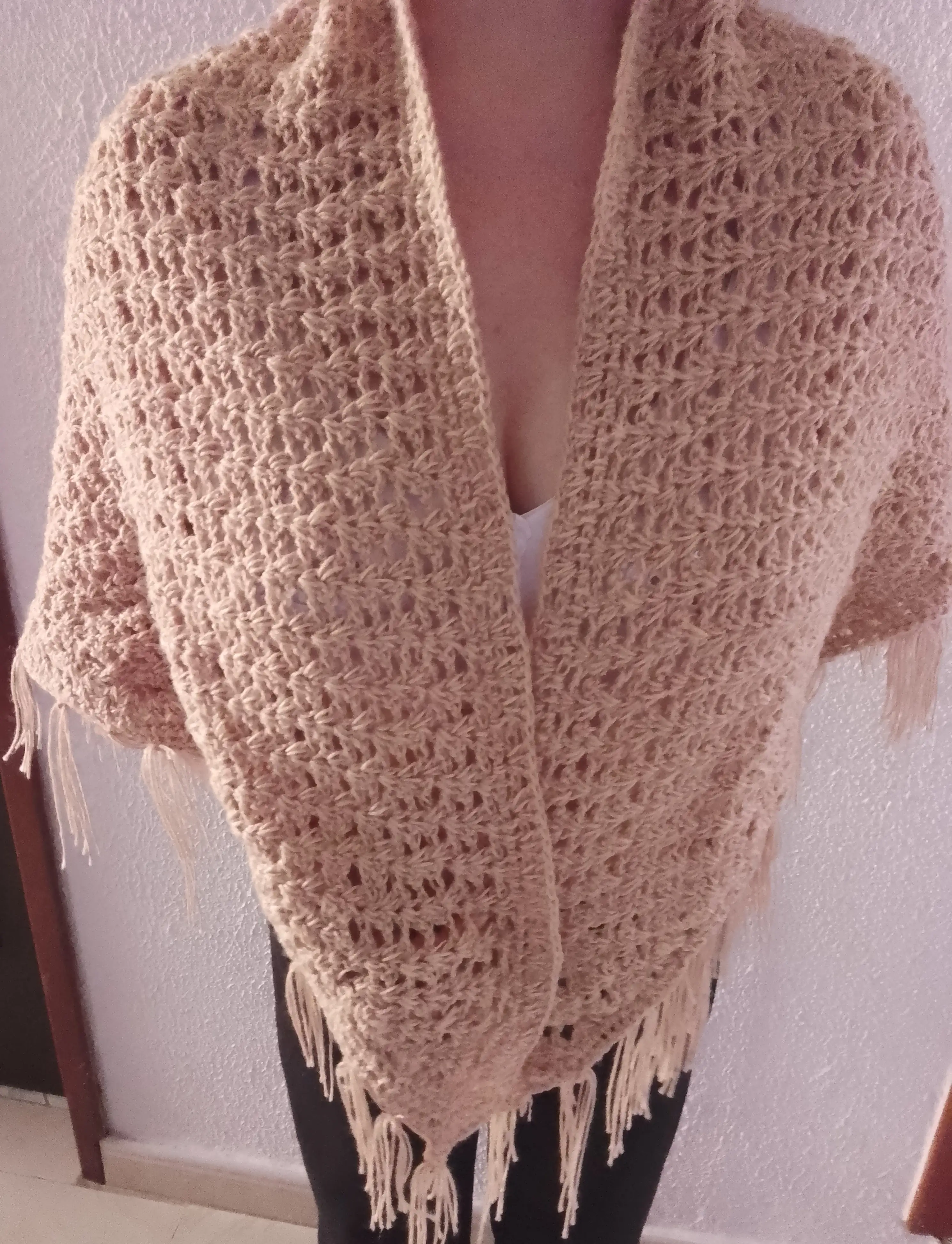 Chal tejido en crochet para dama