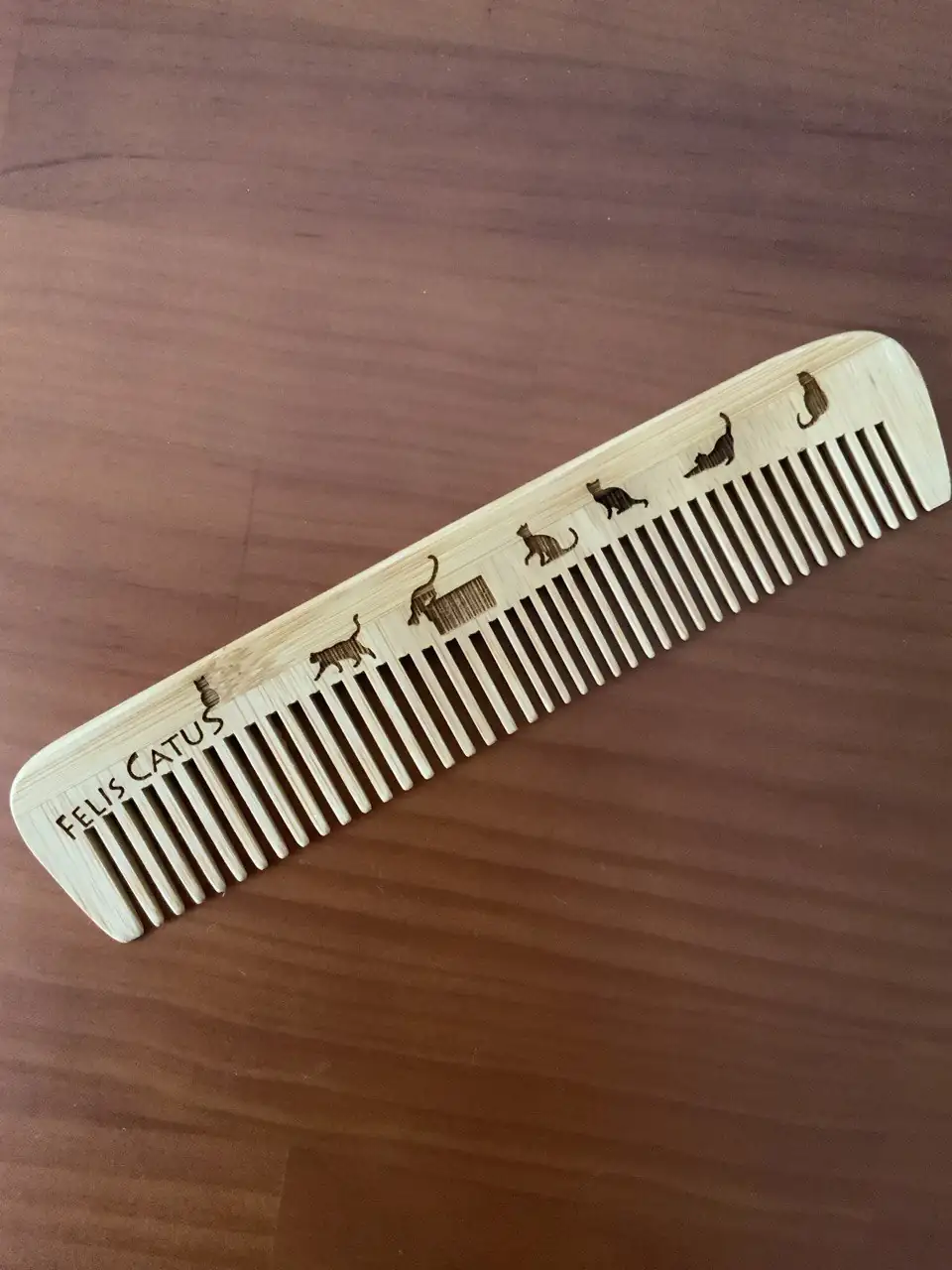 Peine de bambú