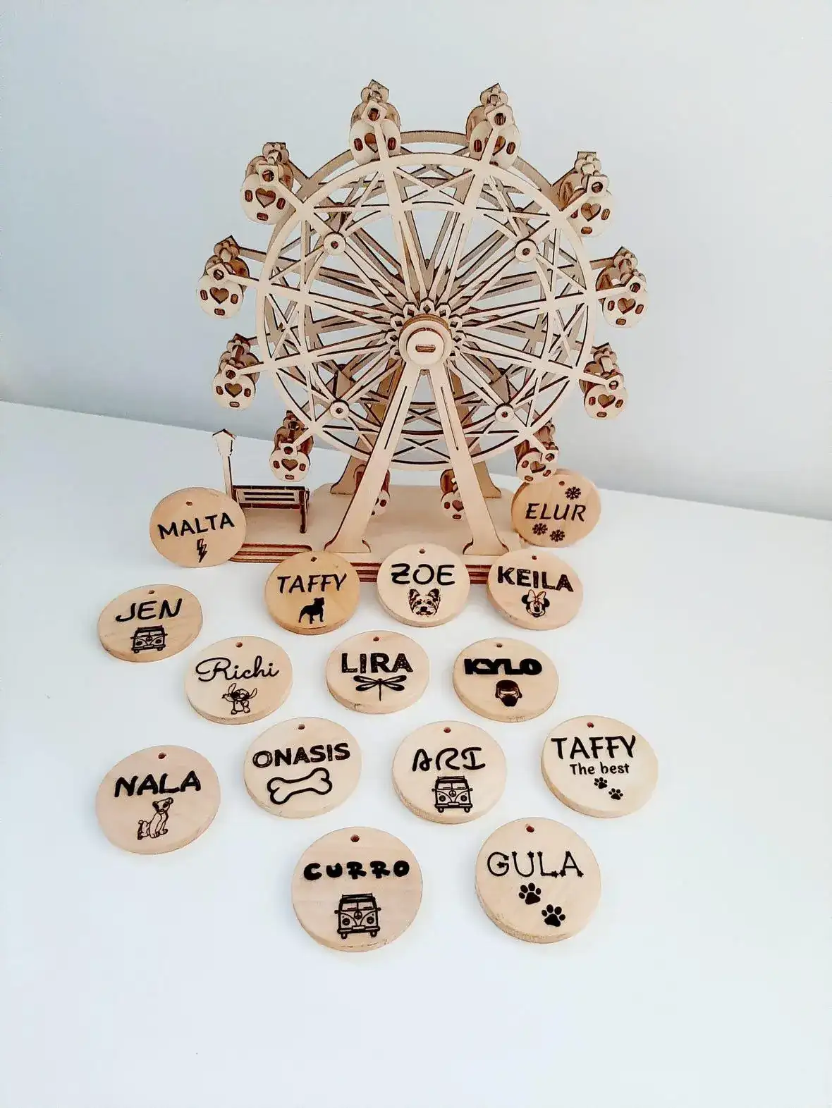 Chapitas, llaveros, imánes y adornos - Imagen 4
