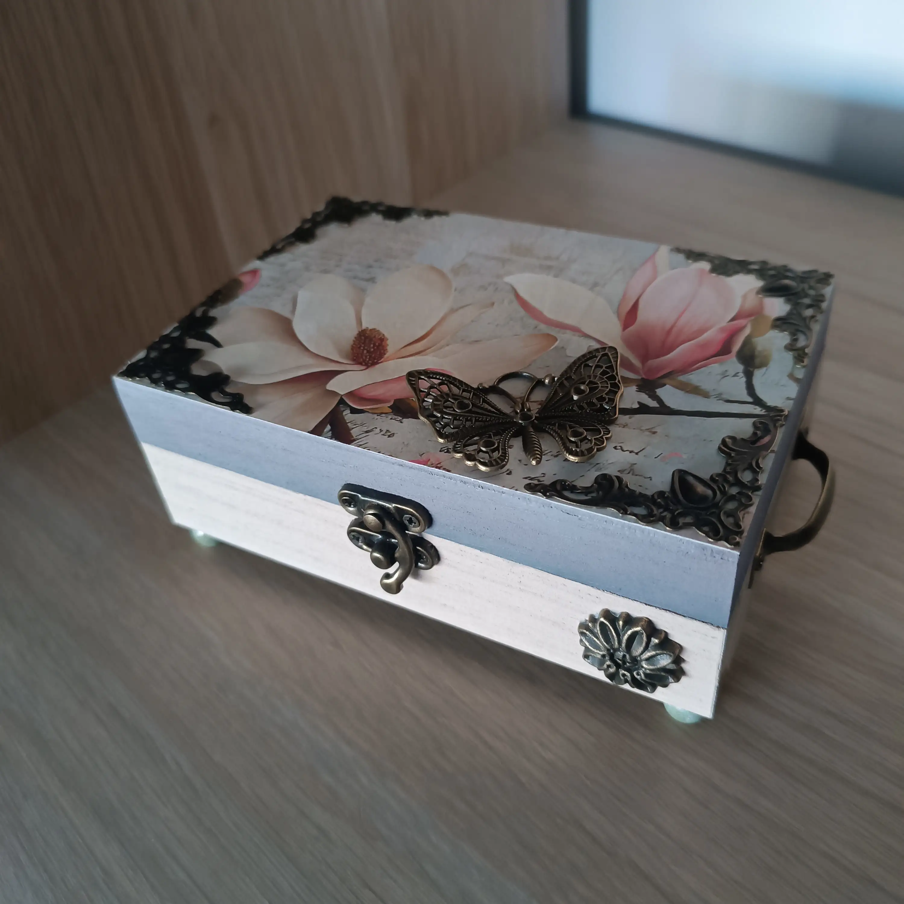 Caja madera decorativa