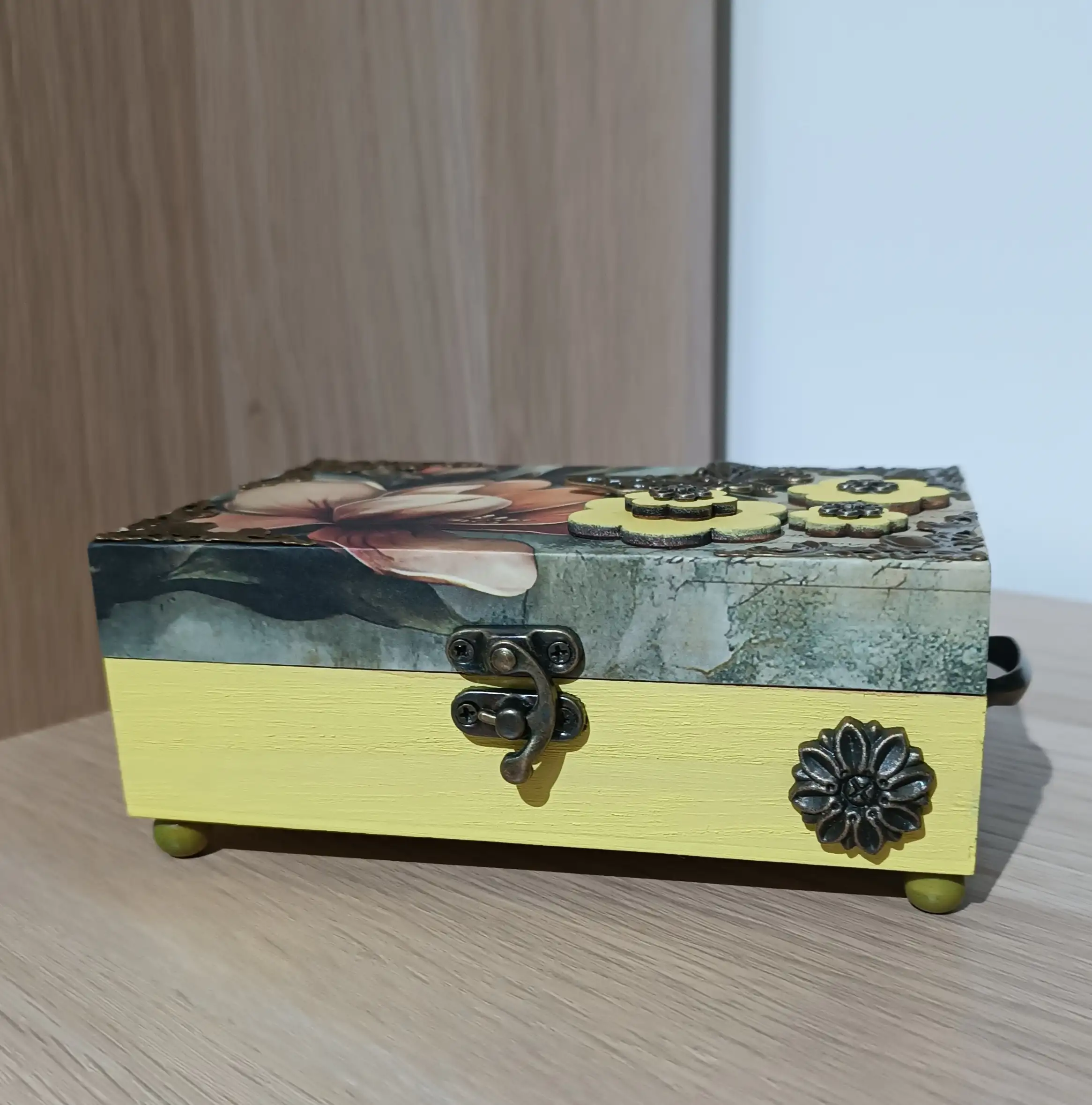 Caja de madera decorativa - Imagen 3