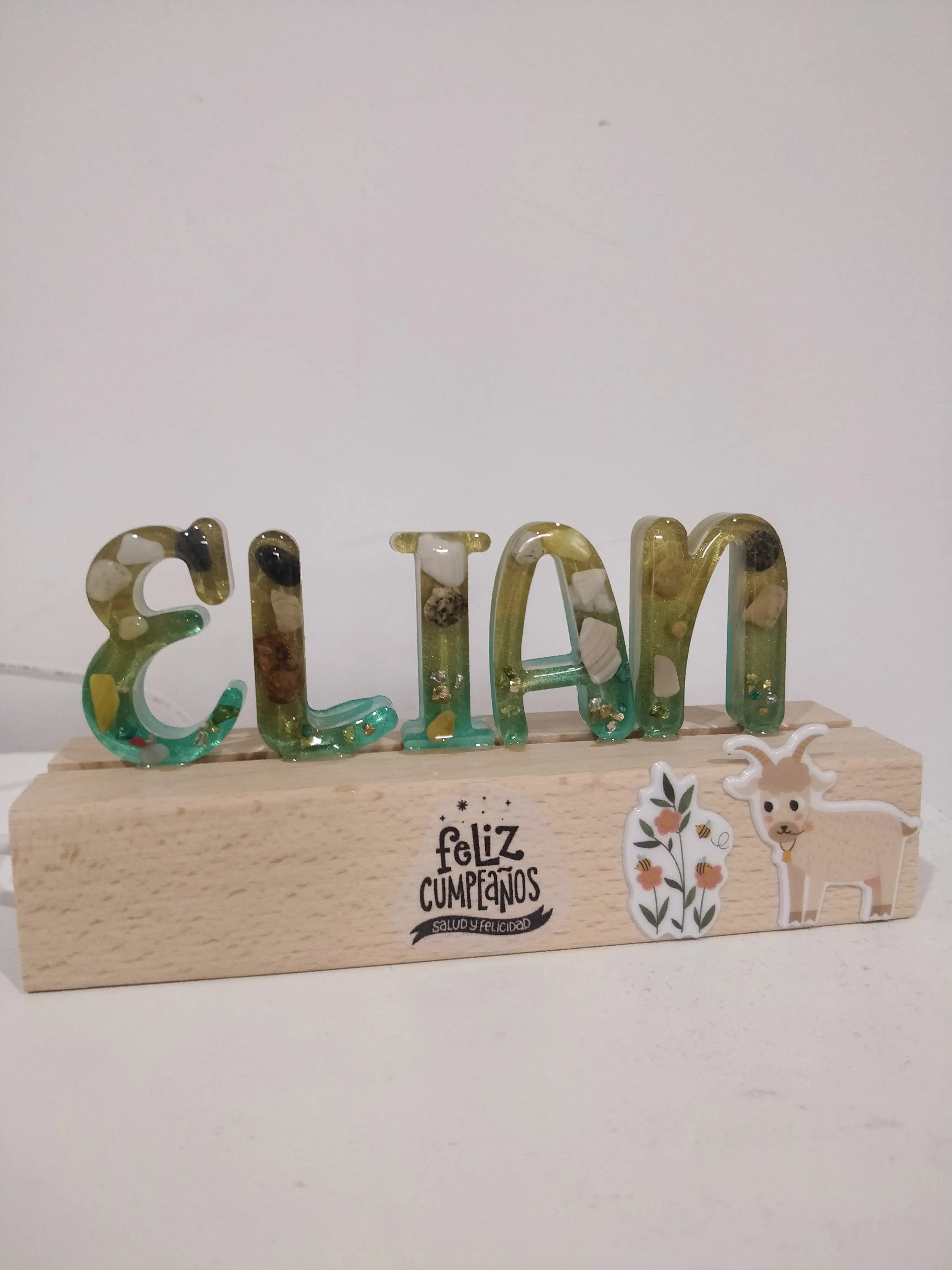 Lámpara en resina de Nombre 