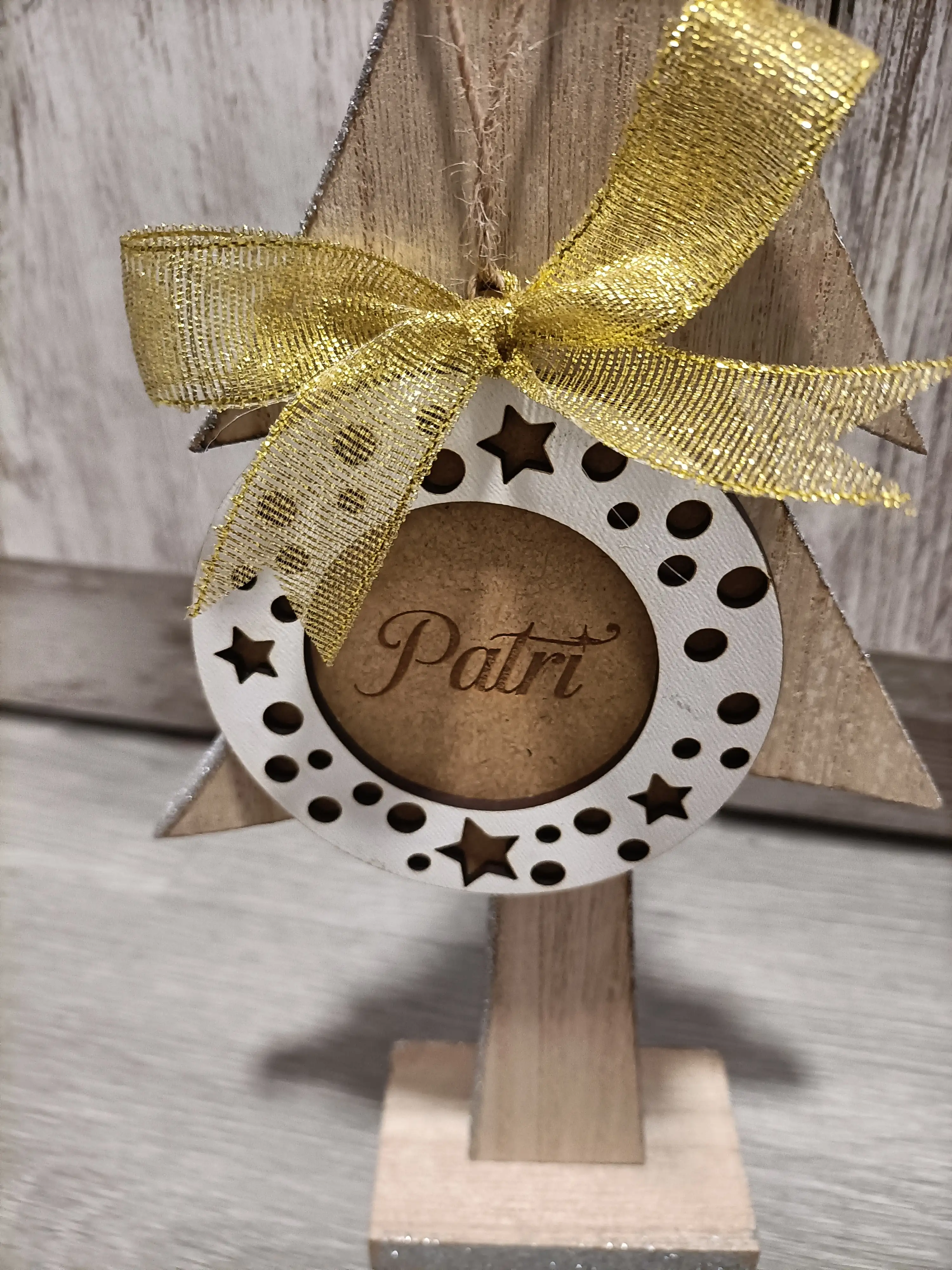 Bola de navidad de madera - Imagen 2