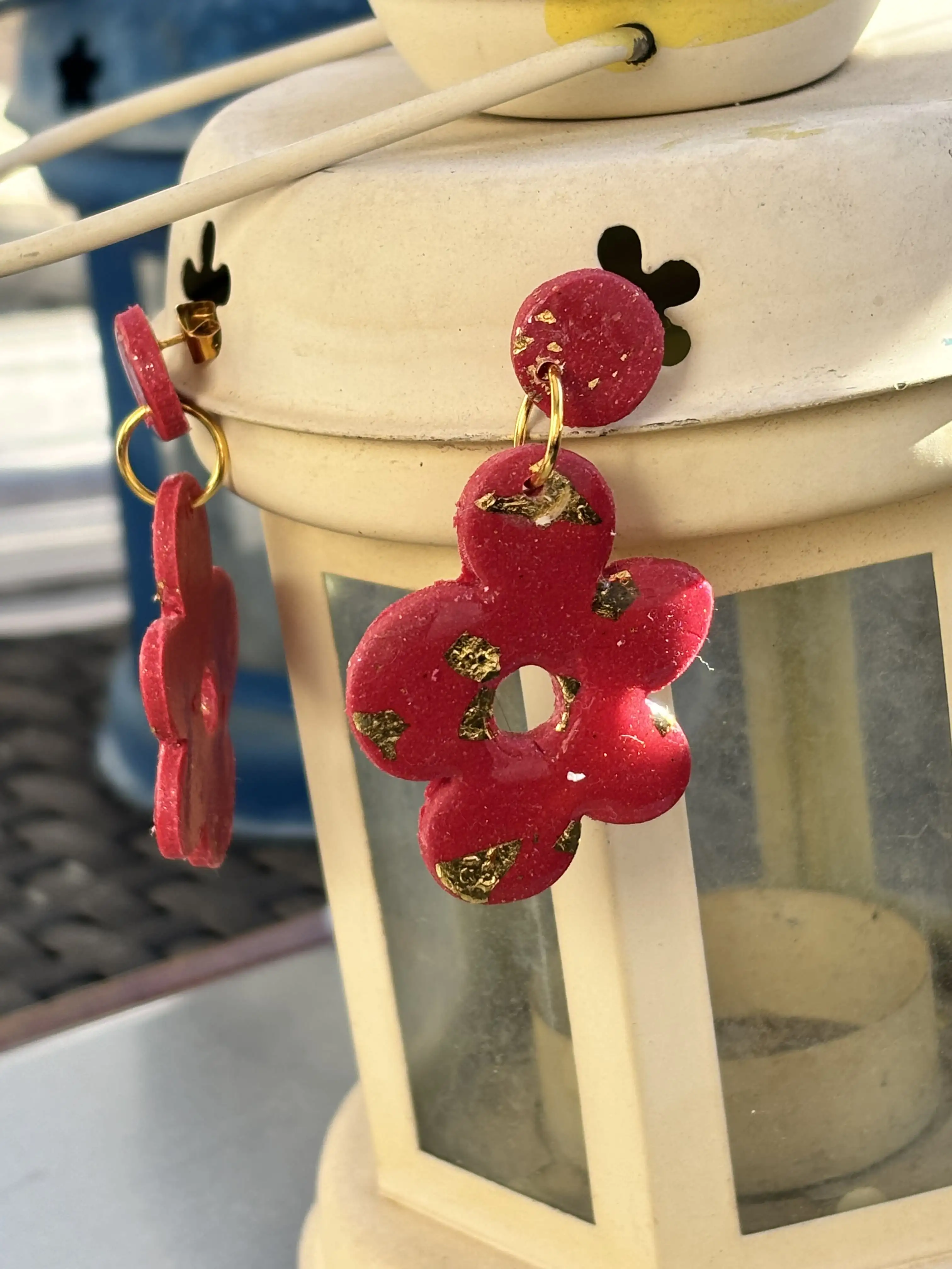 Pendientes flores rojas pétalo largo - Imagen 2