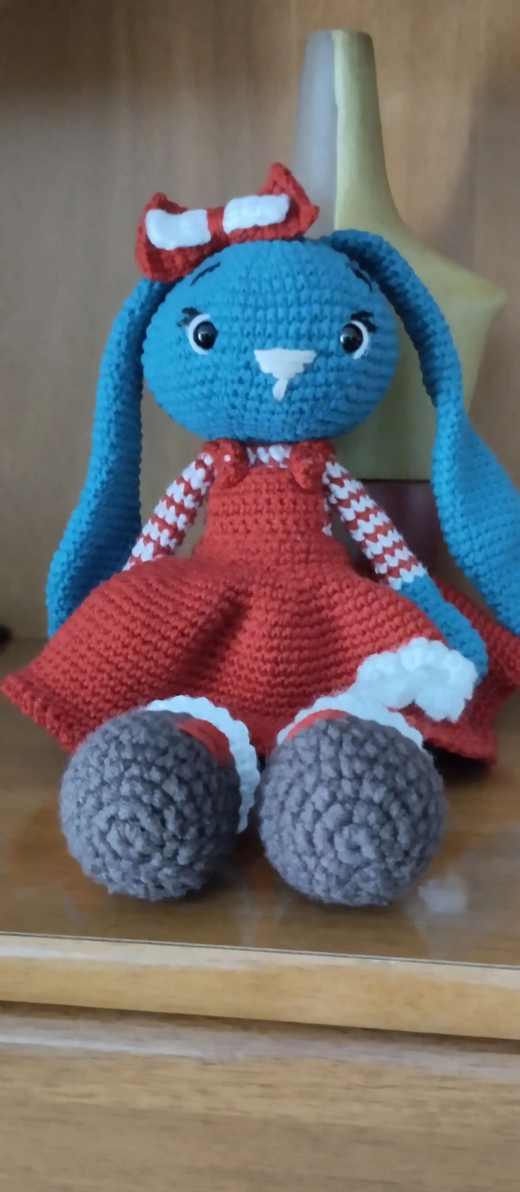 Conejita amigurumi azul