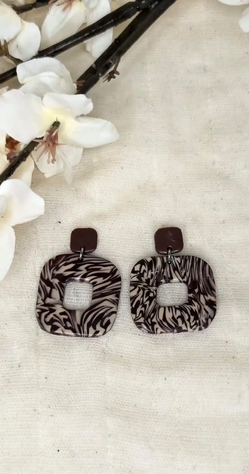 Pendientes nido con estampado chocolate 