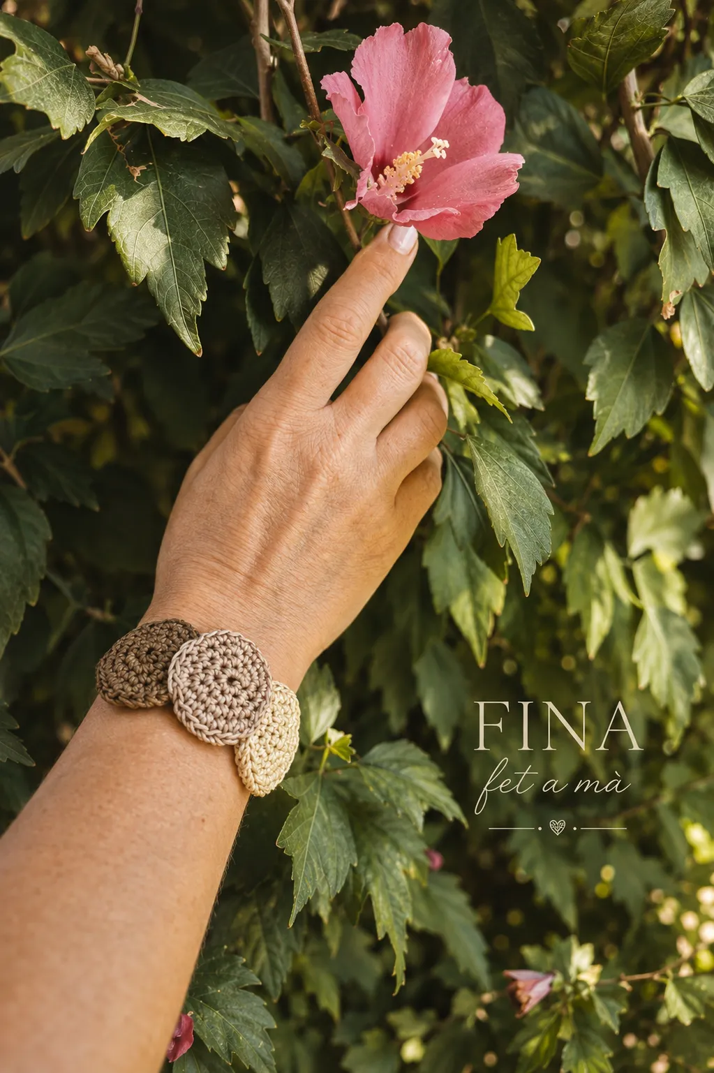Collar y pulsera hechos a crochet - Imagen 3