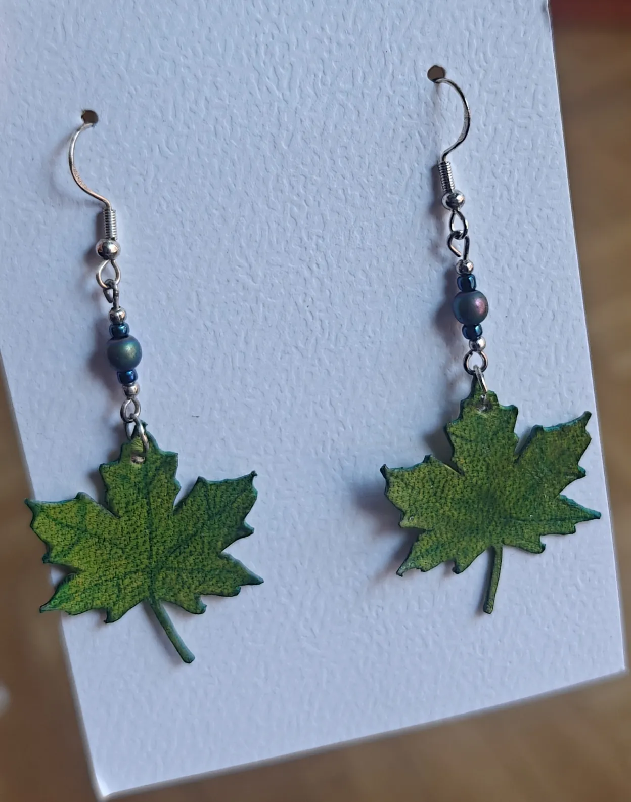 Pendientes hoja cuero