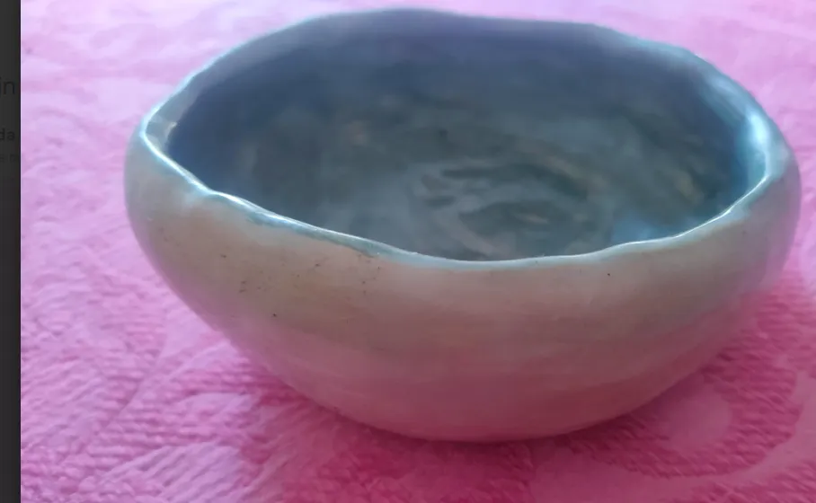 Cuenco de cerámica verde