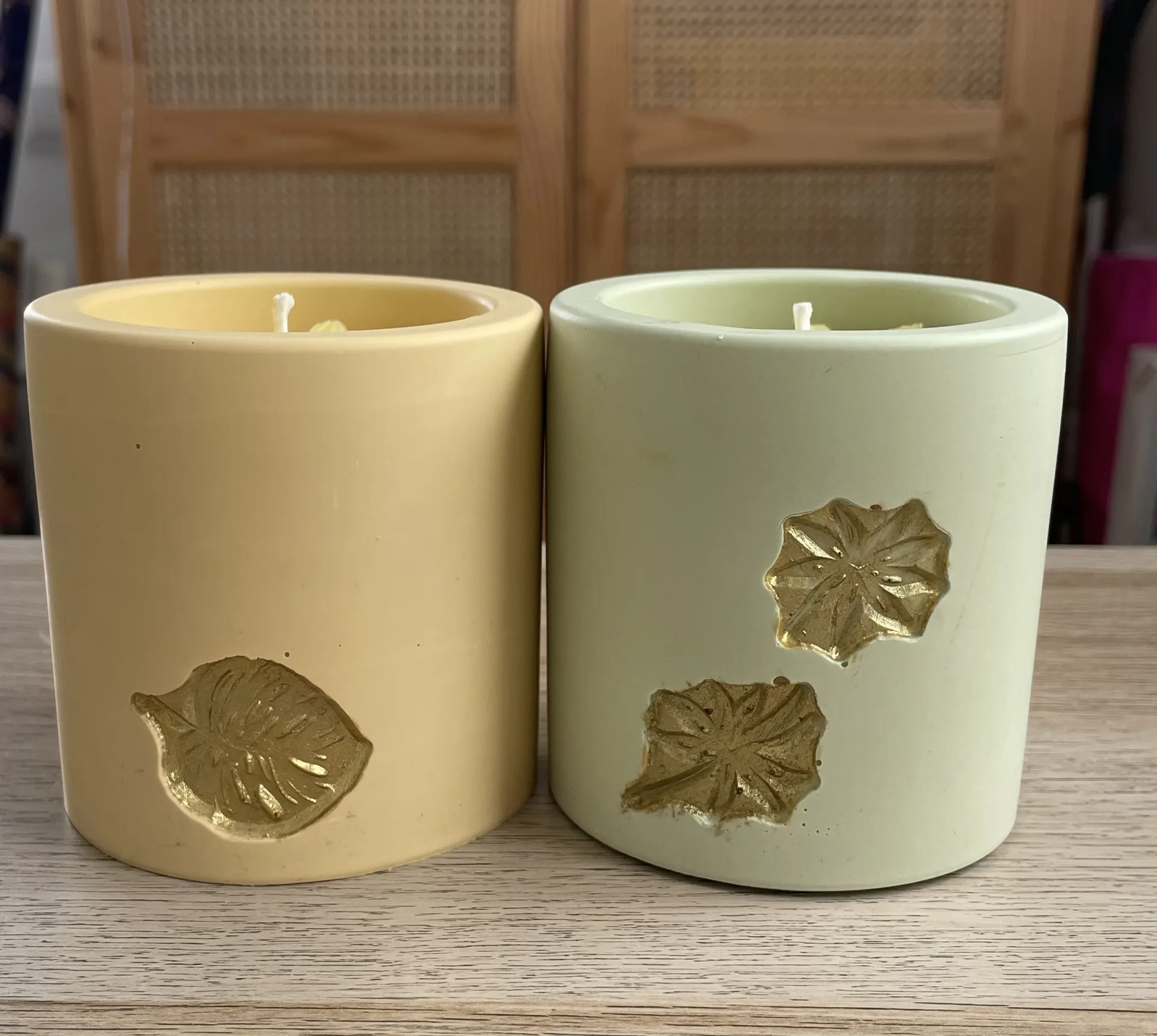 Velas de miel en recipiente de jesmonite  - Imagen 2