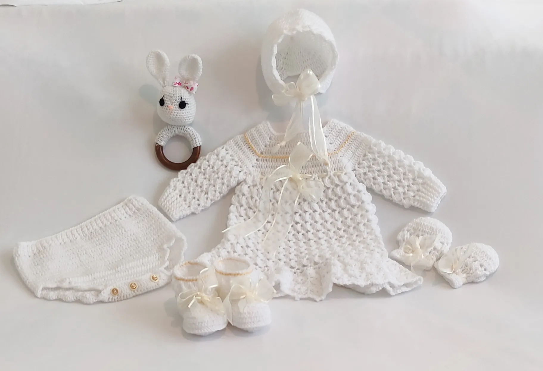 Prendas para bebés tejidas a crochet