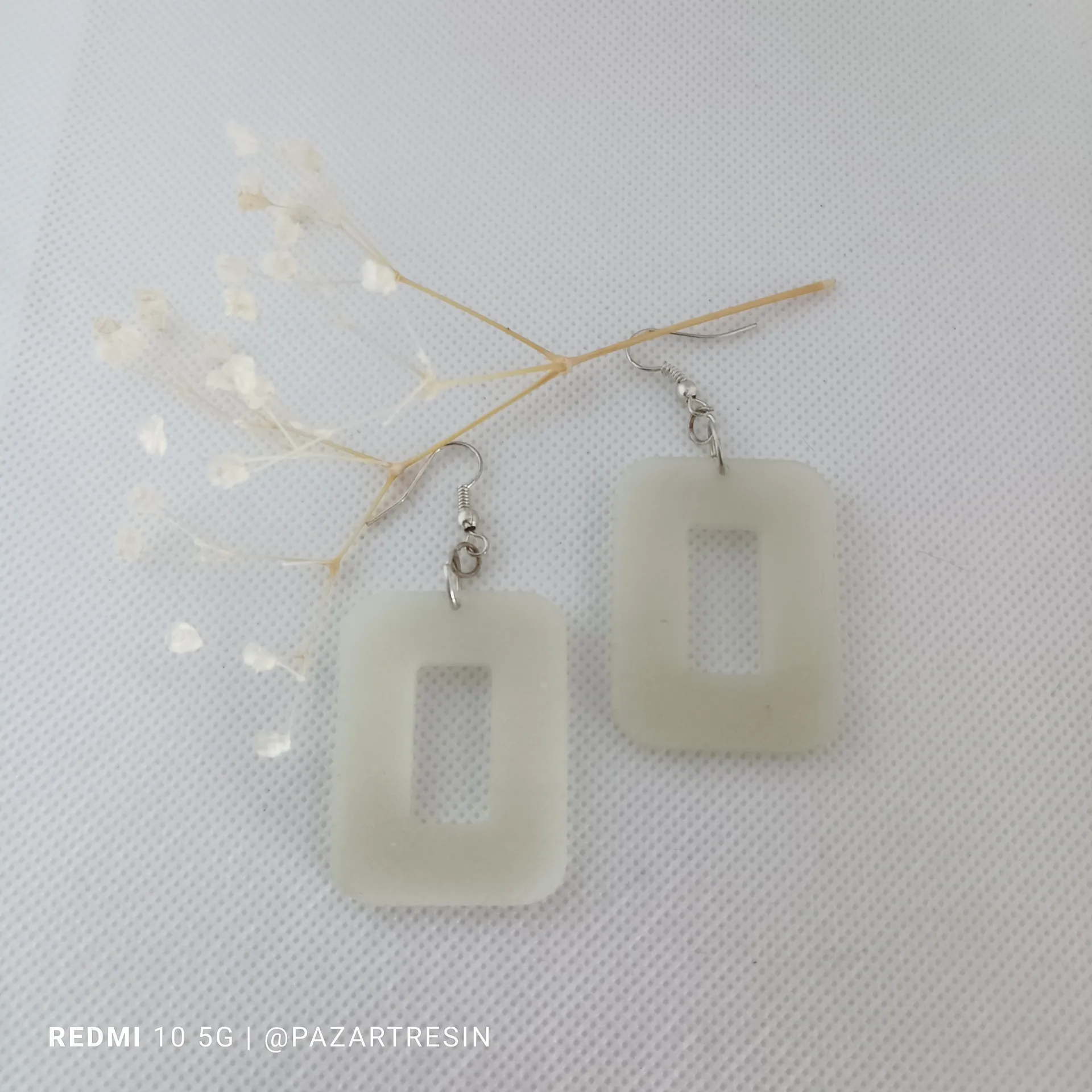 Pendientes geométricos blancos - Imagen 5