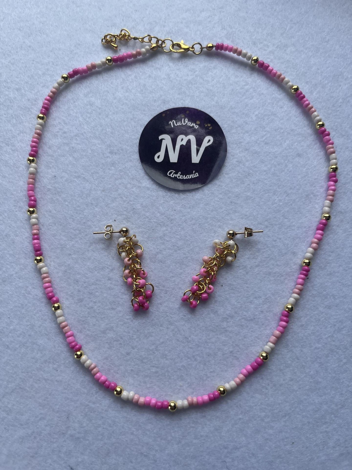 Collar corto y pendientes