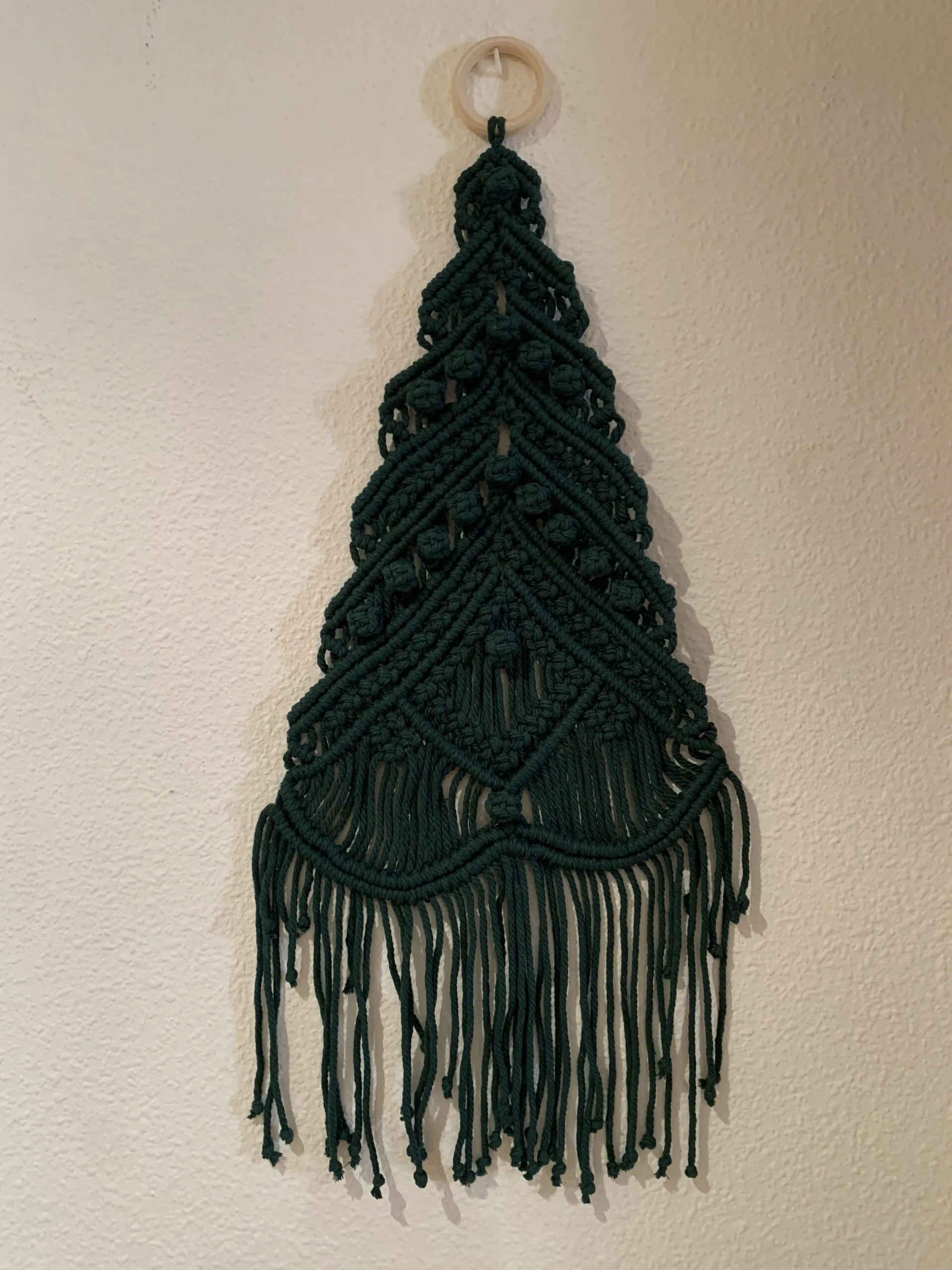 Árbol de navidad de pared macramé